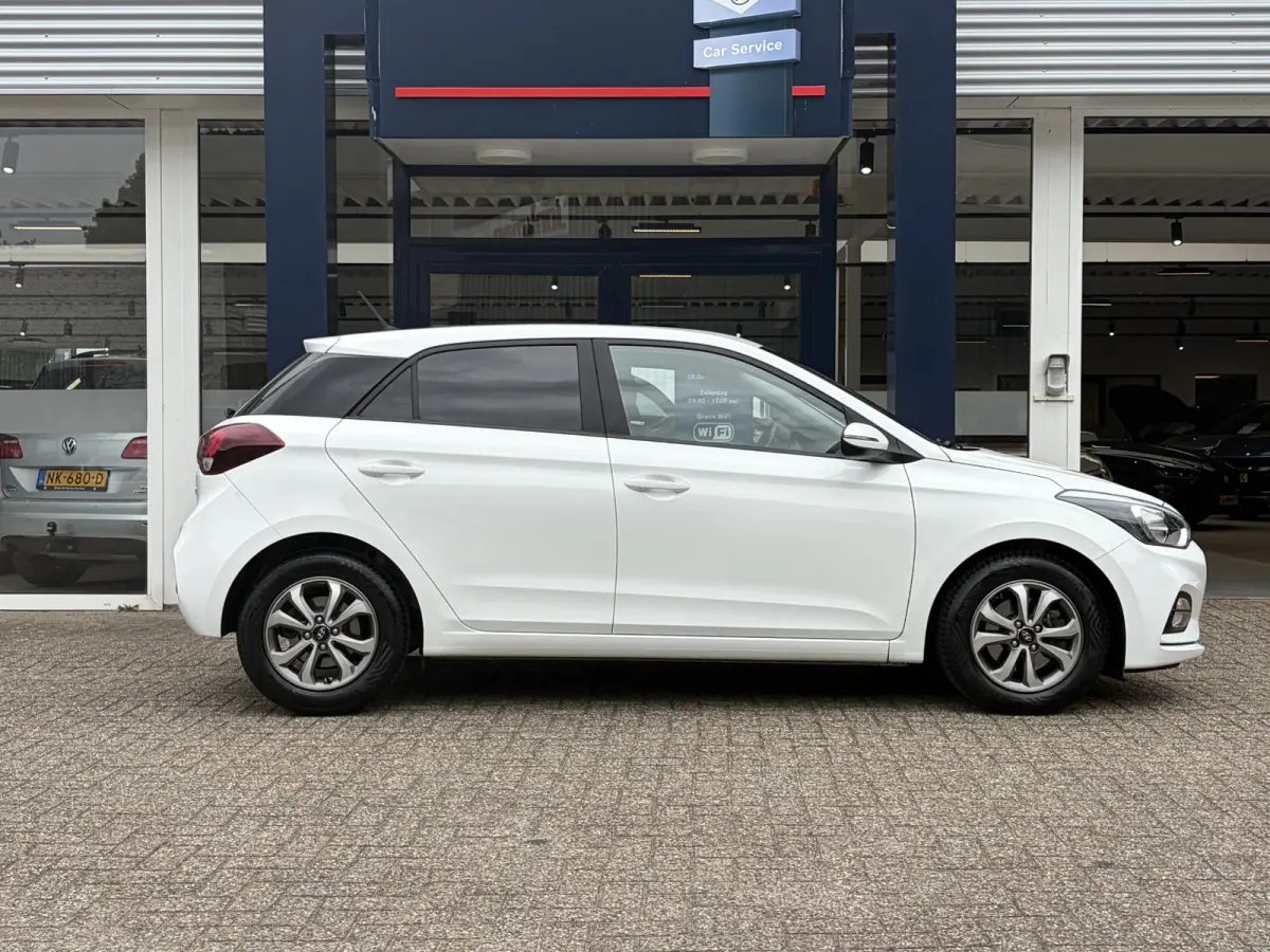 1.0 T-GDI Comfort / Automaat / Cruise-Control / Bluetooth / Airco / Radio / Styling-Pack / Getint-Glas / 15'' LMV / All-Season / ENZ.