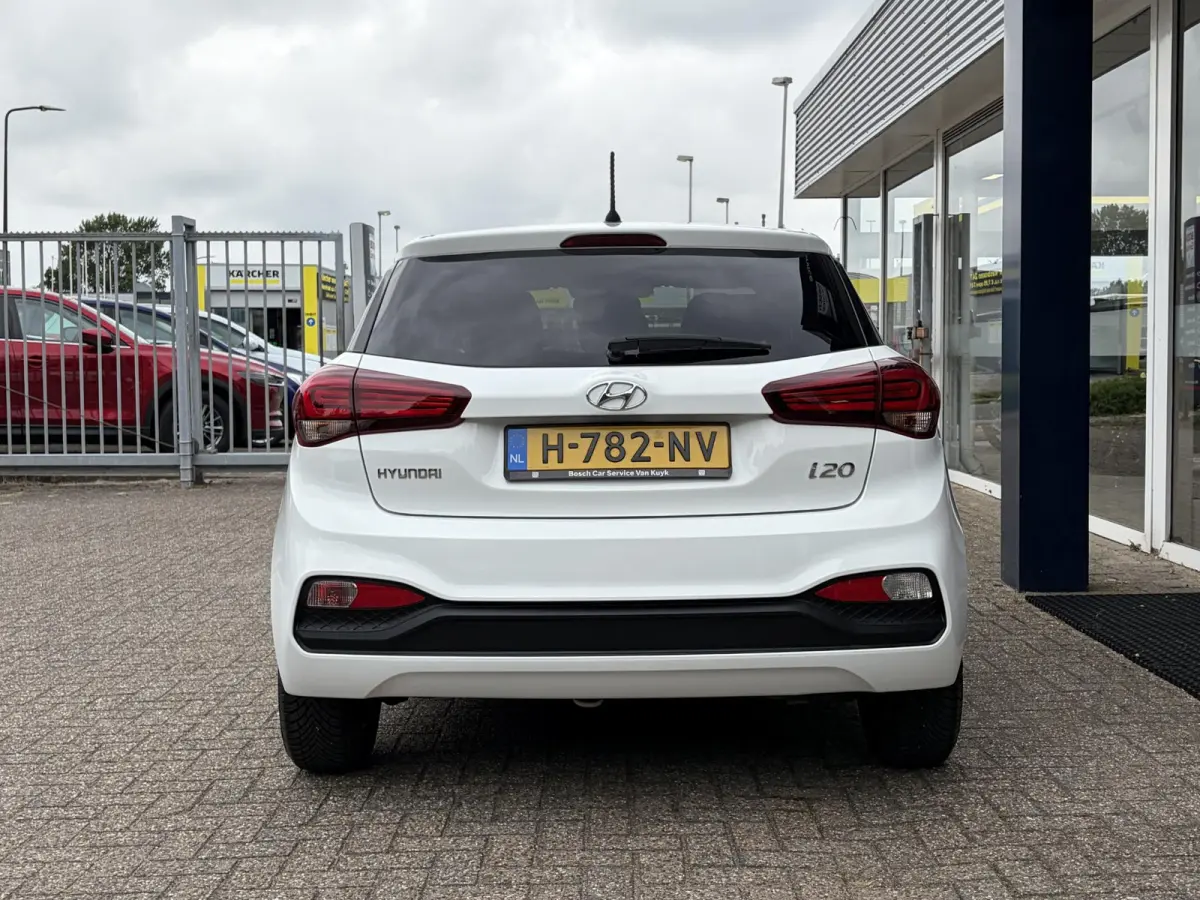 1.0 T-GDI Comfort / Automaat / Cruise-Control / Bluetooth / Airco / Radio / Styling-Pack / Getint-Glas / 15'' LMV / All-Season / ENZ.