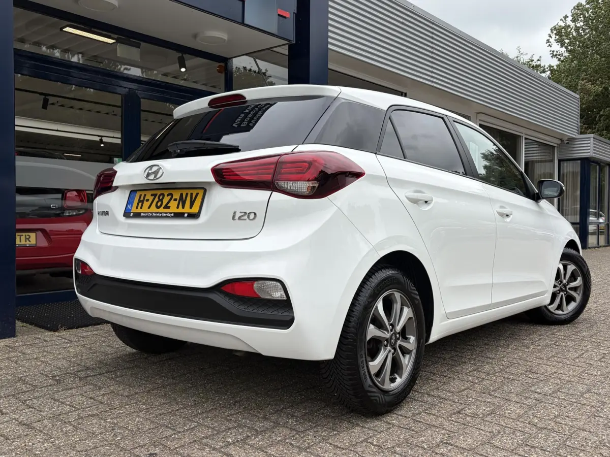 1.0 T-GDI Comfort / Automaat / Cruise-Control / Bluetooth / Airco / Radio / Styling-Pack / Getint-Glas / 15'' LMV / All-Season / ENZ.
