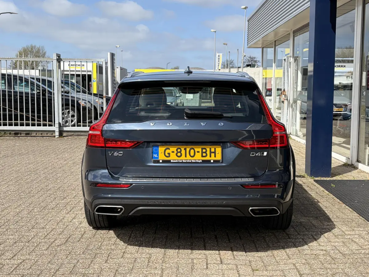 2.0 D4 AWD Intro Edition / Polestar-Engineered / Automaat / NL-Auto / Dealer-Onderhouden / Vol-Leder / Stoelverwarming V+A / Stuurverwarming / Adaptieve Cruise-Control / Elektr.-Wegklapbare 