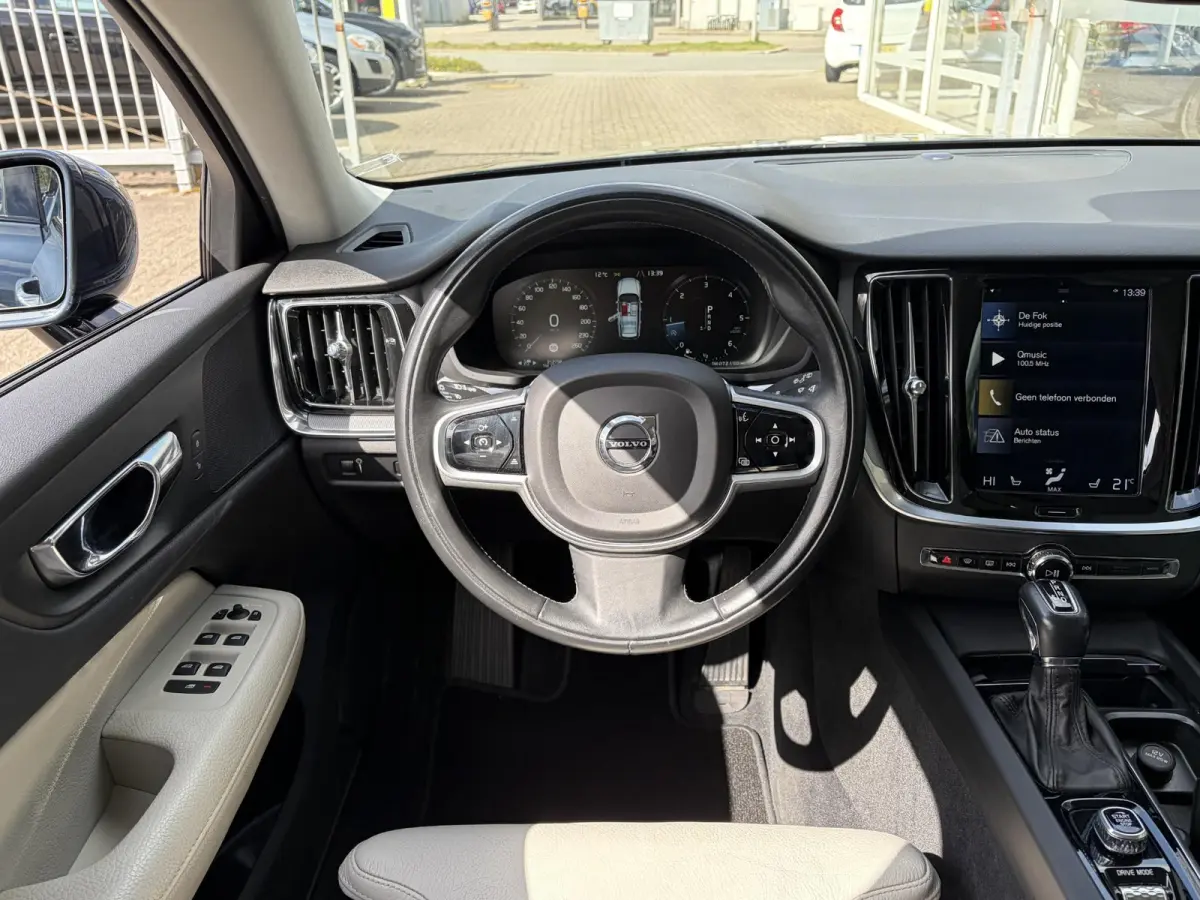 2.0 D4 AWD Intro Edition / Polestar-Engineered / Automaat / NL-Auto / Dealer-Onderhouden / Vol-Leder / Stoelverwarming V+A / Stuurverwarming / Adaptieve Cruise-Control / Elektr.-Wegklapbare 