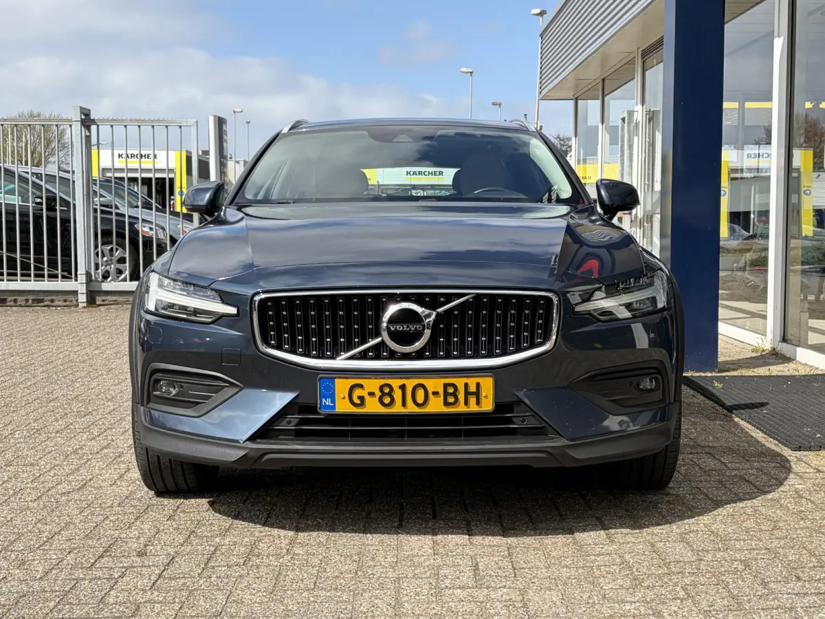 2.0 D4 AWD Intro Edition / Polestar-Engineered / Automaat / NL-Auto / Dealer-Onderhouden / Vol-Leder / Stoelverwarming V+A / Stuurverwarming / Adaptieve Cruise-Control / Elektr.-Wegklapbare 