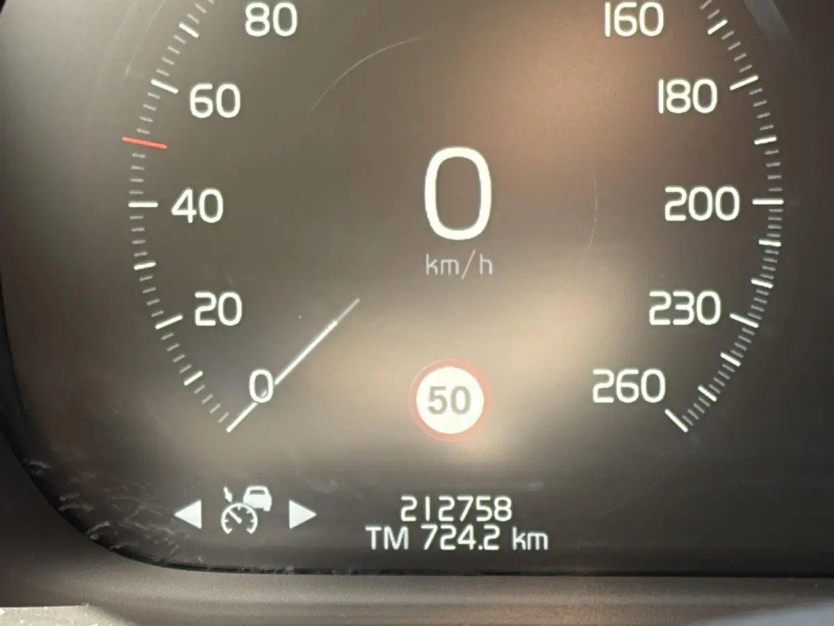 2.0 D4 AWD Intro Edition / Polestar-Engineered / Automaat / NL-Auto / Dealer-Onderhouden / Vol-Leder / Stoelverwarming V+A / Stuurverwarming / Adaptieve Cruise-Control / Elektr.-Wegklapbare 
