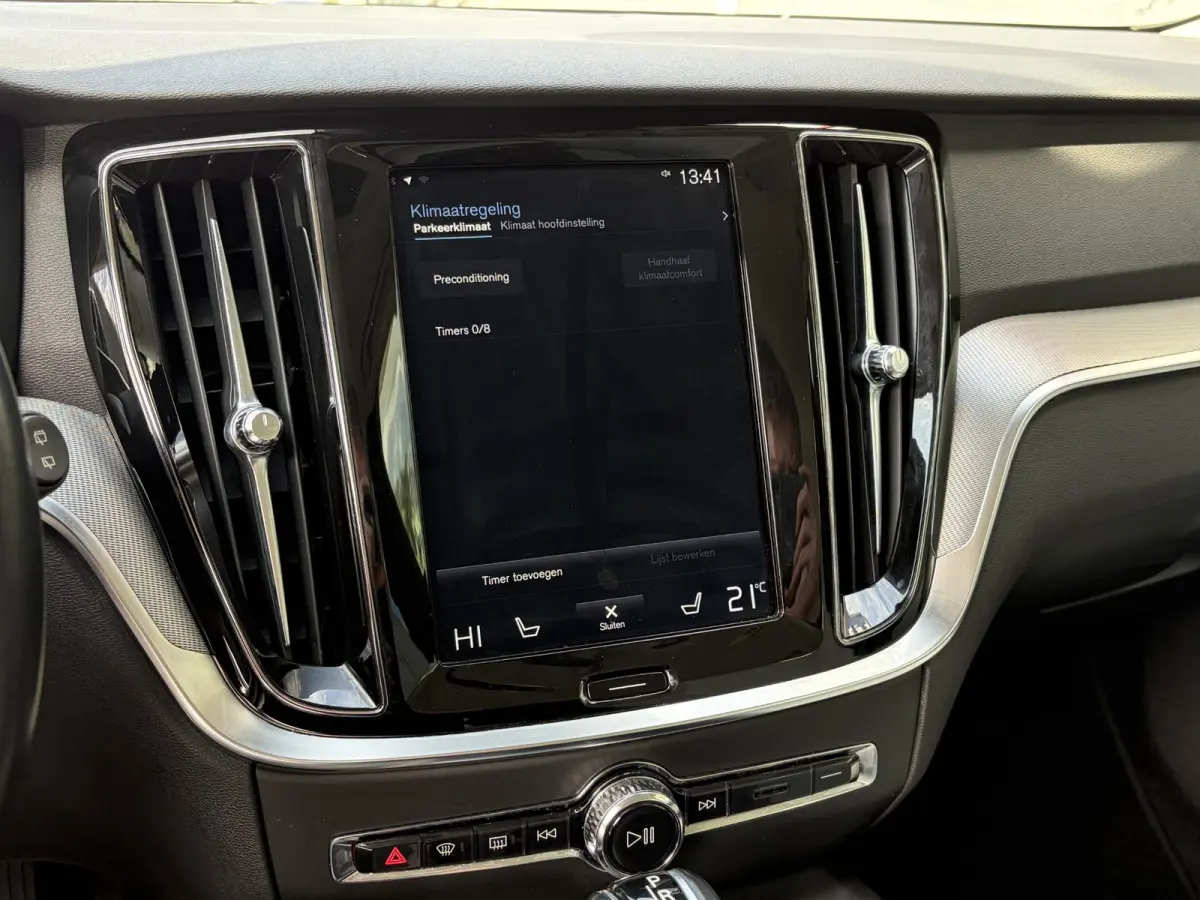 2.0 D4 AWD Intro Edition / Polestar-Engineered / Automaat / NL-Auto / Dealer-Onderhouden / Vol-Leder / Stoelverwarming V+A / Stuurverwarming / Adaptieve Cruise-Control / Elektr.-Wegklapbare 