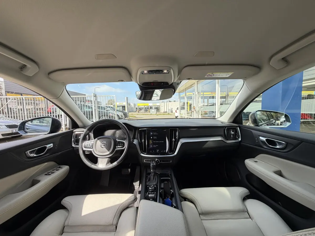 2.0 D4 AWD Intro Edition / Polestar-Engineered / Automaat / NL-Auto / Dealer-Onderhouden / Vol-Leder / Stoelverwarming V+A / Stuurverwarming / Adaptieve Cruise-Control / Elektr.-Wegklapbare 