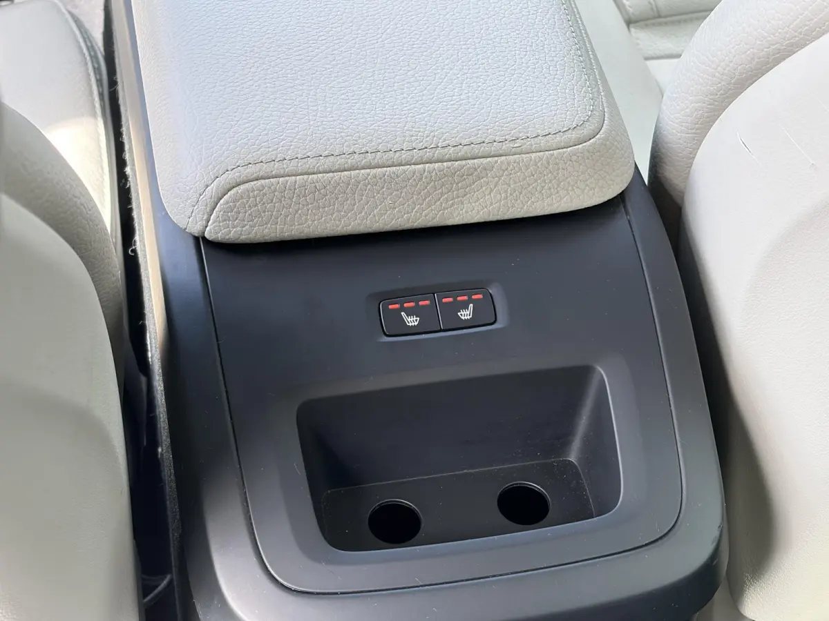 2.0 D4 AWD Intro Edition / Polestar-Engineered / Automaat / NL-Auto / Dealer-Onderhouden / Vol-Leder / Stoelverwarming V+A / Stuurverwarming / Adaptieve Cruise-Control / Elektr.-Wegklapbare 