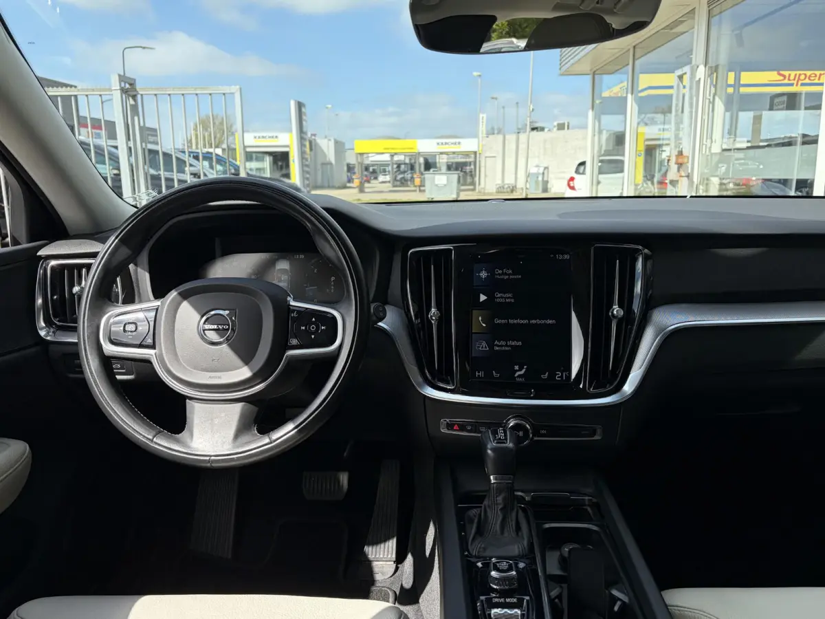 2.0 D4 AWD Intro Edition / Polestar-Engineered / Automaat / NL-Auto / Dealer-Onderhouden / Vol-Leder / Stoelverwarming V+A / Stuurverwarming / Adaptieve Cruise-Control / Elektr.-Wegklapbare 