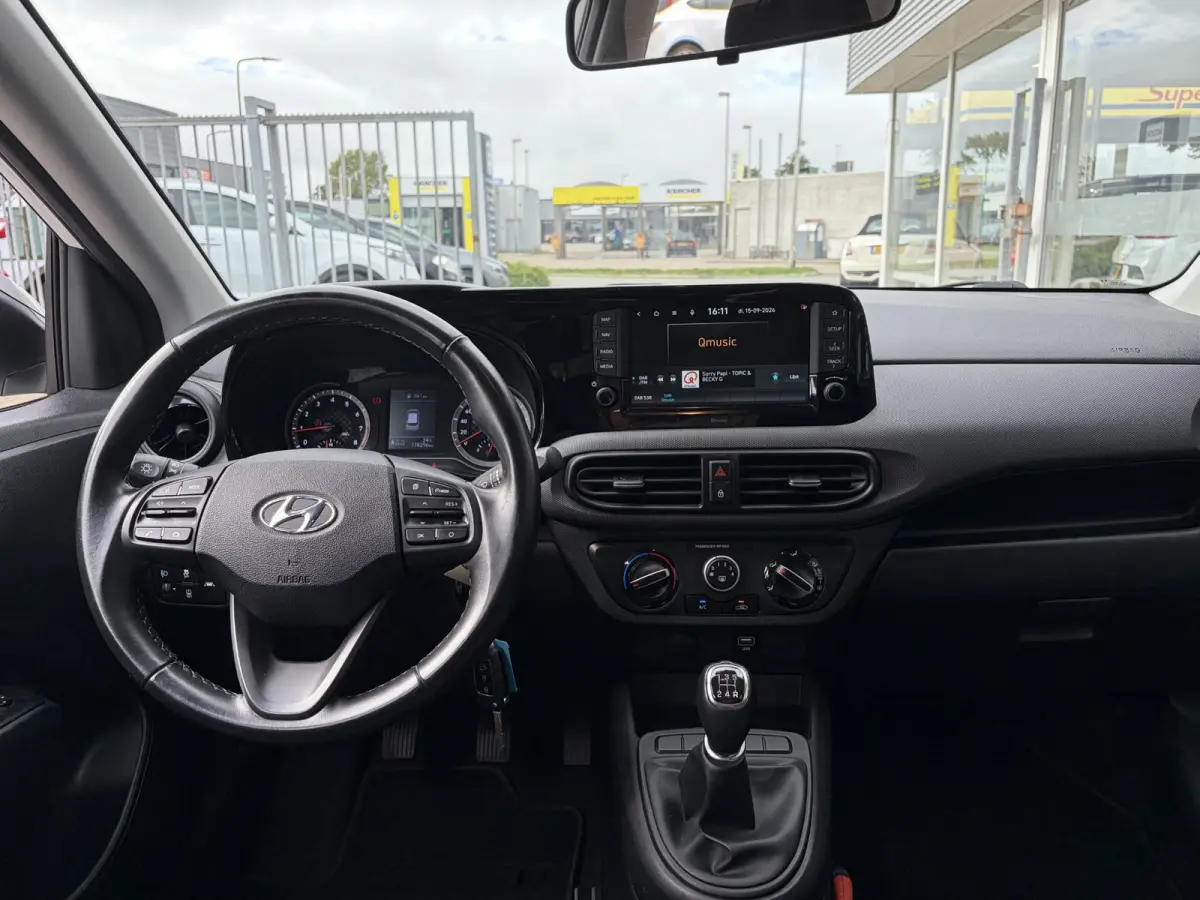 1.0 Comfort Smart 5-zits / 5-Deurs / NL-Auto / Dealer-Onderhouden / Cruise-Control / Apple-Carplay & Android-Auto / DAB Radio-Bluetooth / Navi / Camera / ENZ.