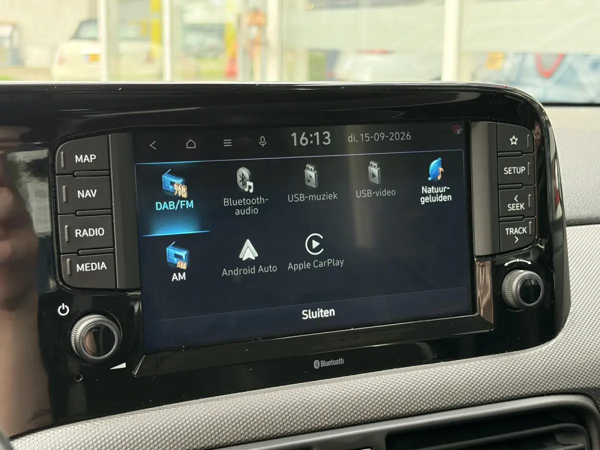 1.0 Comfort Smart 5-zits / 5-Deurs / NL-Auto / Dealer-Onderhouden / Cruise-Control / Apple-Carplay & Android-Auto / DAB Radio-Bluetooth / Navi / Camera / ENZ.