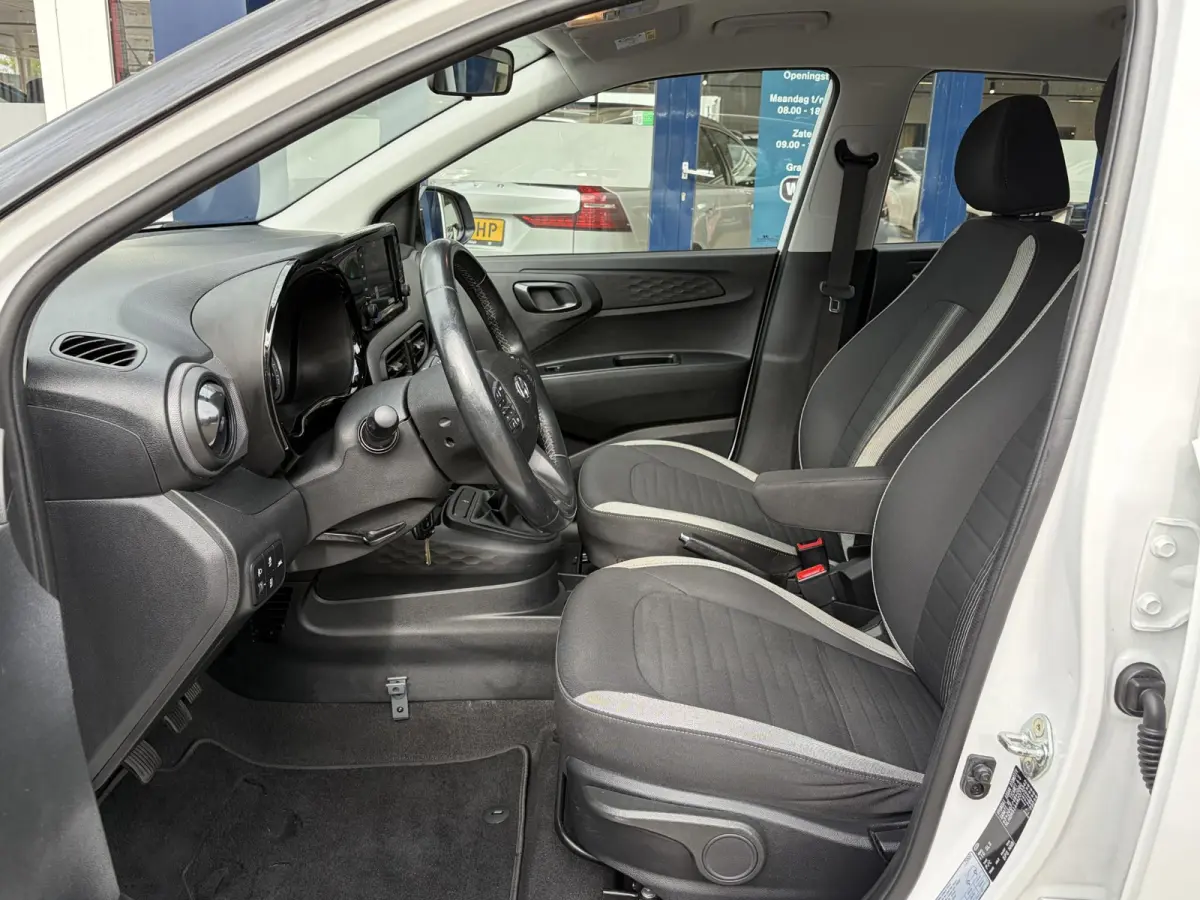 1.0 Comfort Smart 5-zits / 5-Deurs / NL-Auto / Dealer-Onderhouden / Cruise-Control / Apple-Carplay & Android-Auto / DAB Radio-Bluetooth / Navi / Camera / ENZ.