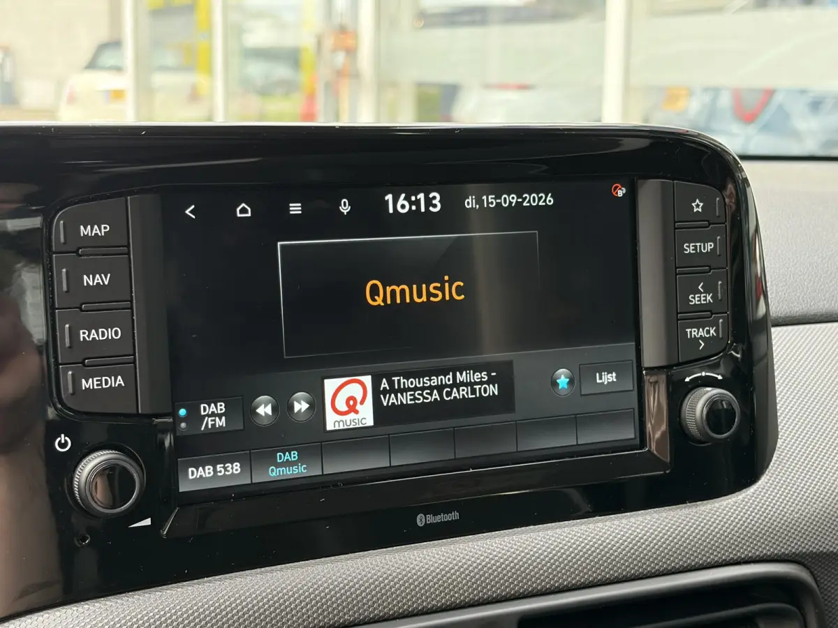 1.0 Comfort Smart 5-zits / 5-Deurs / NL-Auto / Dealer-Onderhouden / Cruise-Control / Apple-Carplay & Android-Auto / DAB Radio-Bluetooth / Navi / Camera / ENZ.