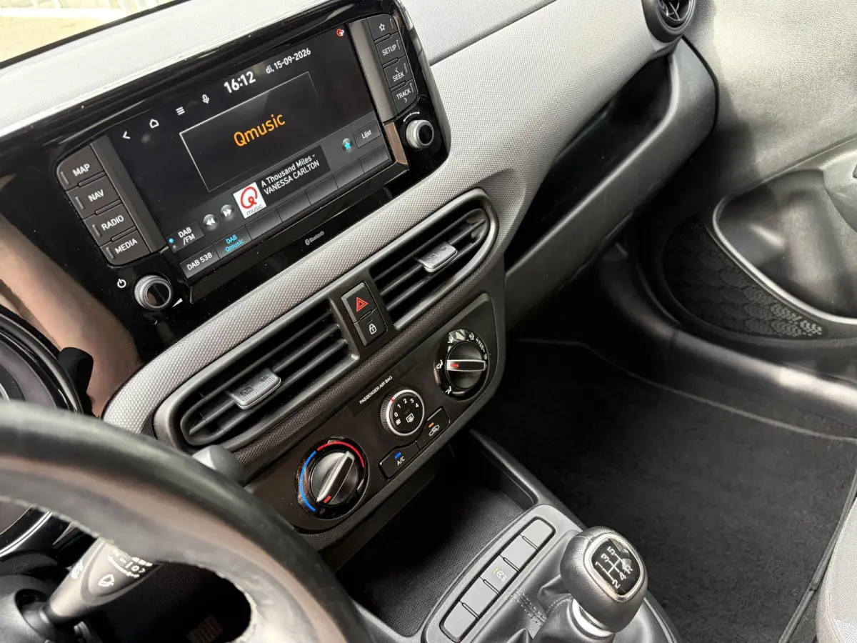 1.0 Comfort Smart 5-zits / 5-Deurs / NL-Auto / Dealer-Onderhouden / Cruise-Control / Apple-Carplay & Android-Auto / DAB Radio-Bluetooth / Navi / Camera / ENZ.