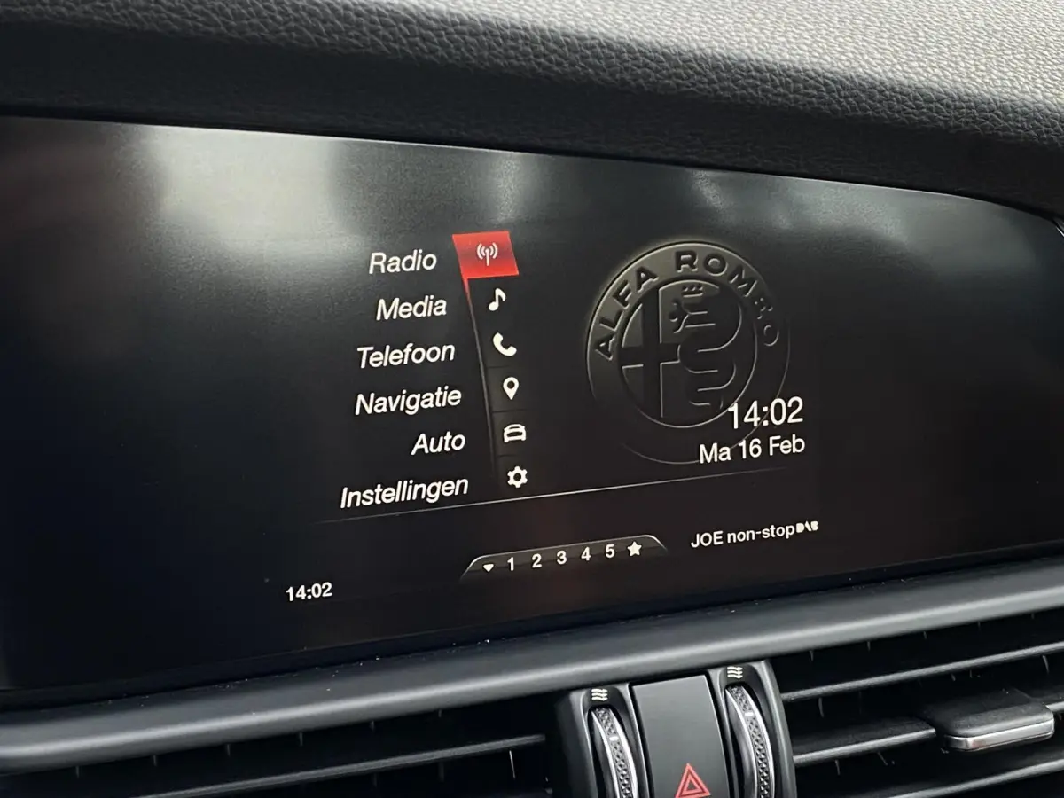2.0 T Q4 AWD Veloce / 280 Pk / NL-Auto / 1e-Eigenaar / Vol-Leder / Stuur-/Stoelverwarming / Elektr.-Stoelen met Geheugen / Flippers / Cruise-Control / Climate-Control / DAB Radio-Bluetooth /