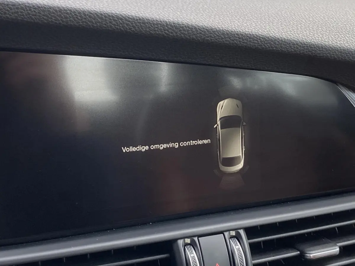 2.0 T Q4 AWD Veloce / 280 Pk / NL-Auto / 1e-Eigenaar / Vol-Leder / Stuur-/Stoelverwarming / Elektr.-Stoelen met Geheugen / Flippers / Cruise-Control / Climate-Control / DAB Radio-Bluetooth /