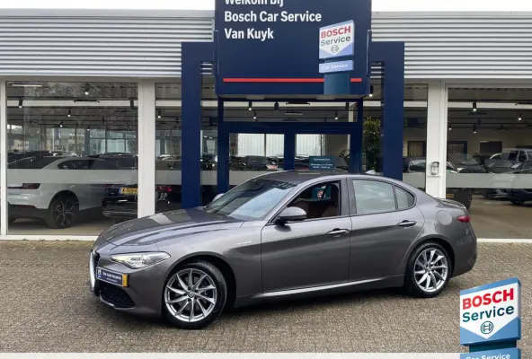 2.0 T Q4 AWD Veloce / 280 Pk / NL-Auto / 1e-Eigenaar / Vol-Leder / Stuur-/Stoelverwarming / Elektr.-Stoelen met Geheugen / Flippers / Cruise-Control / Climate-Control / DAB Radio-Bluetooth /