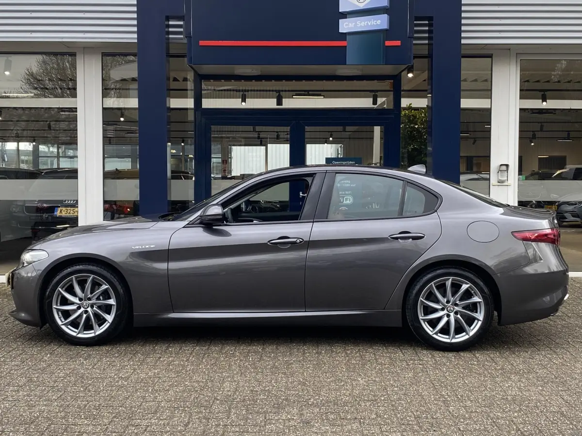 2.0 T Q4 AWD Veloce / 280 Pk / NL-Auto / 1e-Eigenaar / Vol-Leder / Stuur-/Stoelverwarming / Elektr.-Stoelen met Geheugen / Flippers / Cruise-Control / Climate-Control / DAB Radio-Bluetooth /