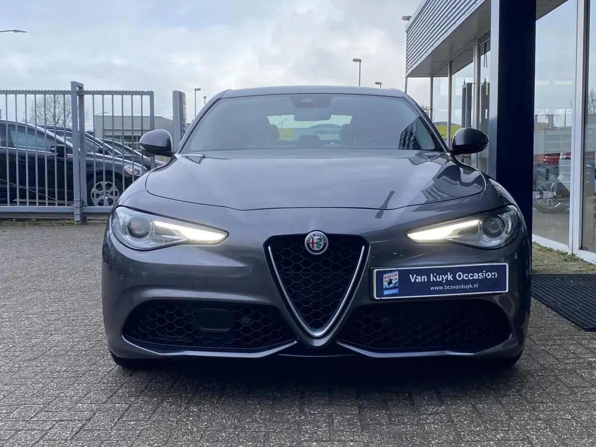 2.0 T Q4 AWD Veloce / 280 Pk / NL-Auto / 1e-Eigenaar / Vol-Leder / Stuur-/Stoelverwarming / Elektr.-Stoelen met Geheugen / Flippers / Cruise-Control / Climate-Control / DAB Radio-Bluetooth /