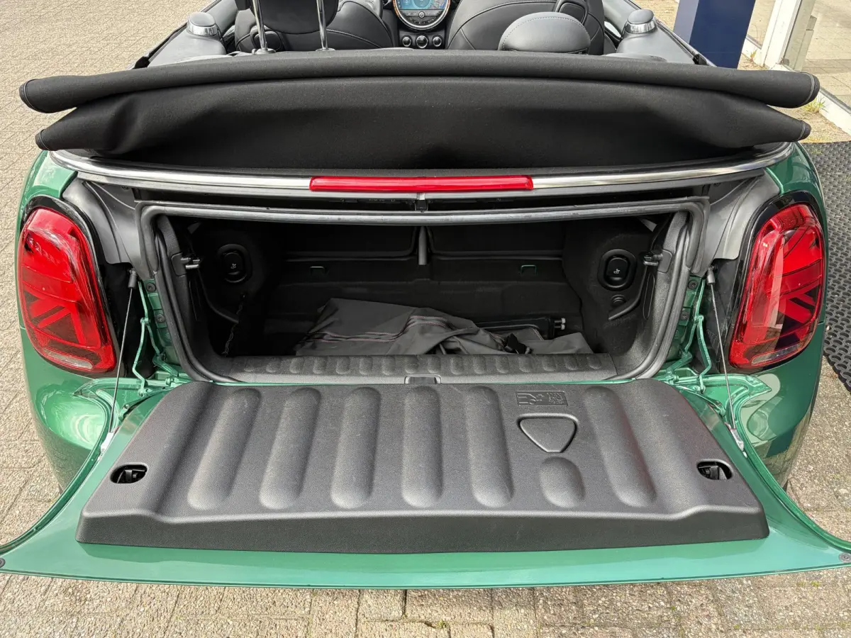 1.5 Classic / Automaat / NL-Auto / Dealer-Onderhouden / Vol-Leder / Stoelverwarming / Cruise-Control / Climate-Control / Apple-Carplay & Android-Auto / Instapverlichting / LED / Keyless / DA
