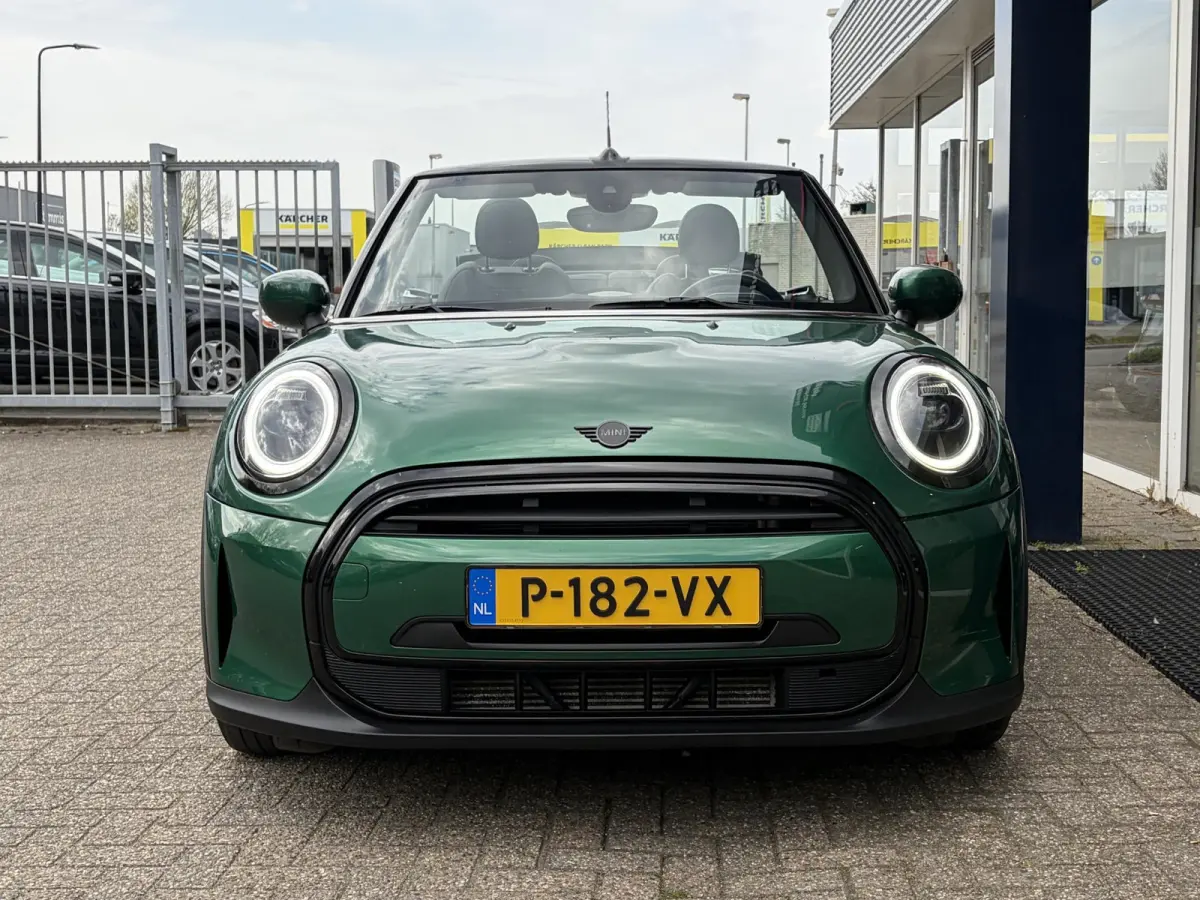 1.5 Classic / Automaat / NL-Auto / Dealer-Onderhouden / Vol-Leder / Stoelverwarming / Cruise-Control / Climate-Control / Apple-Carplay & Android-Auto / Instapverlichting / LED / Keyless / DA