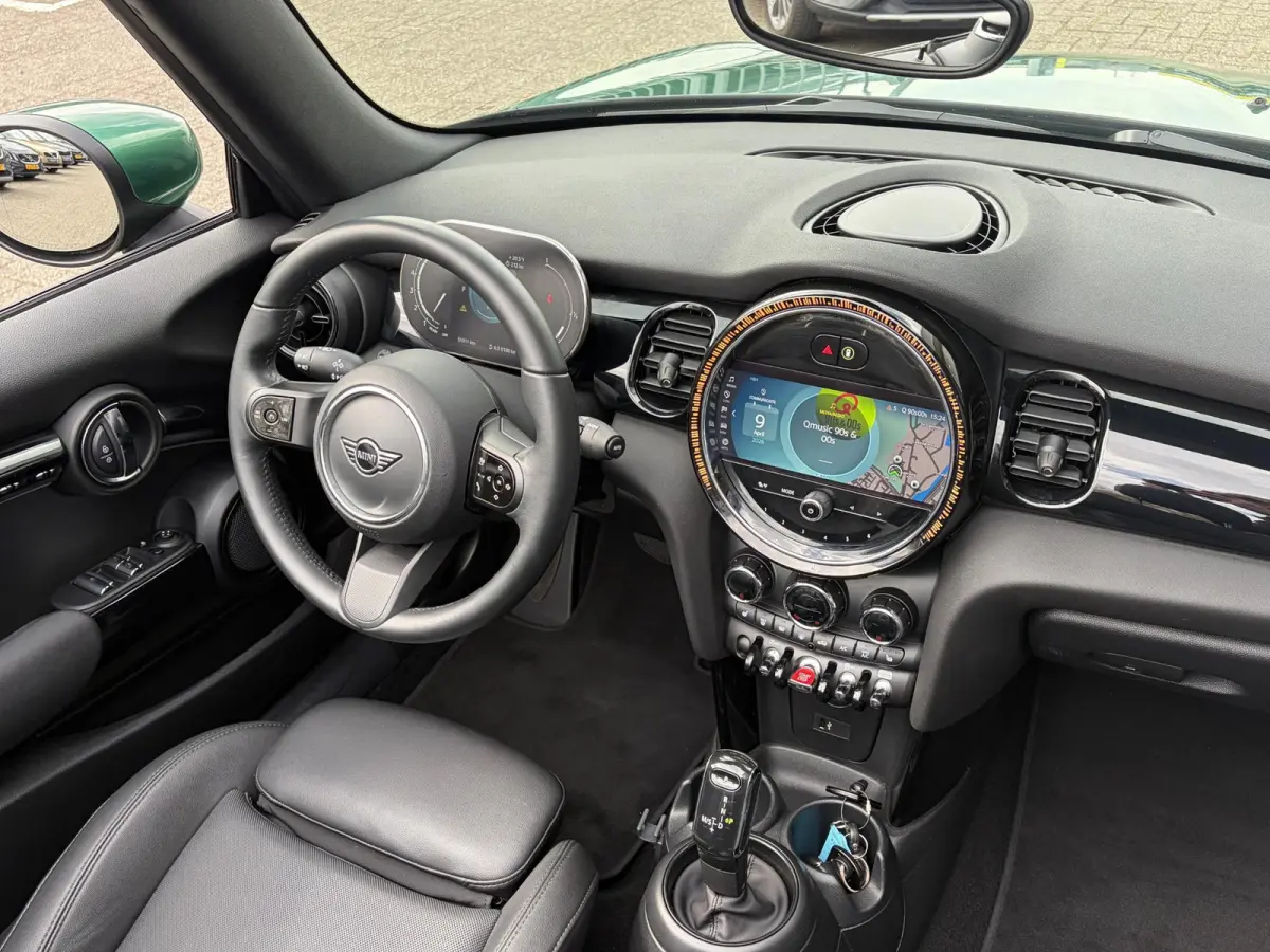 1.5 Classic / Automaat / NL-Auto / Dealer-Onderhouden / Vol-Leder / Stoelverwarming / Cruise-Control / Climate-Control / Apple-Carplay & Android-Auto / Instapverlichting / LED / Keyless / DA