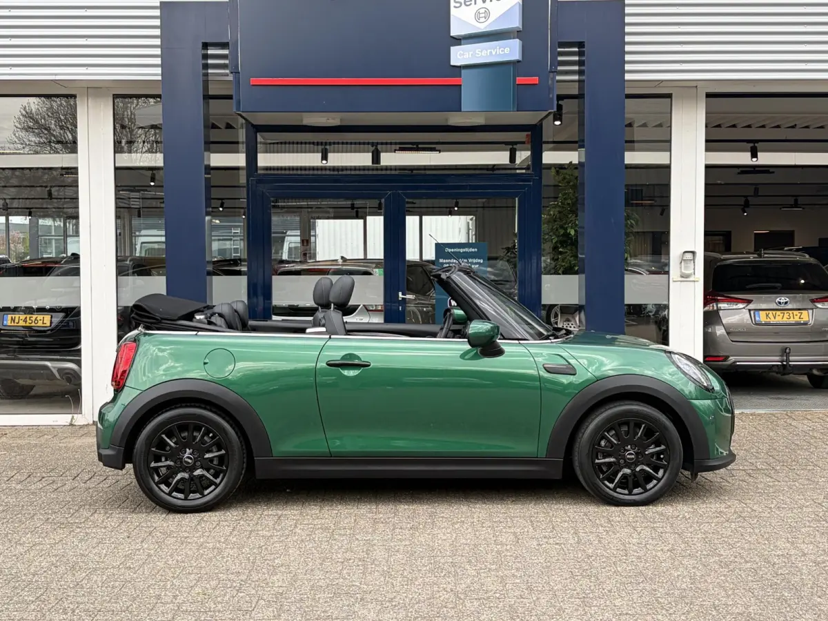1.5 Classic / Automaat / NL-Auto / Dealer-Onderhouden / Vol-Leder / Stoelverwarming / Cruise-Control / Climate-Control / Apple-Carplay & Android-Auto / Instapverlichting / LED / Keyless / DA