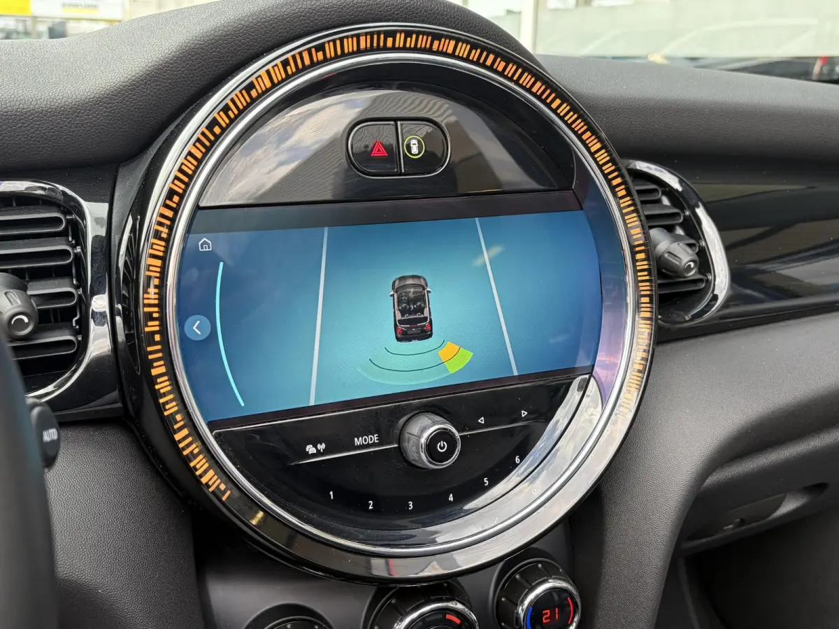 1.5 Classic / Automaat / NL-Auto / Dealer-Onderhouden / Vol-Leder / Stoelverwarming / Cruise-Control / Climate-Control / Apple-Carplay & Android-Auto / Instapverlichting / LED / Keyless / DA