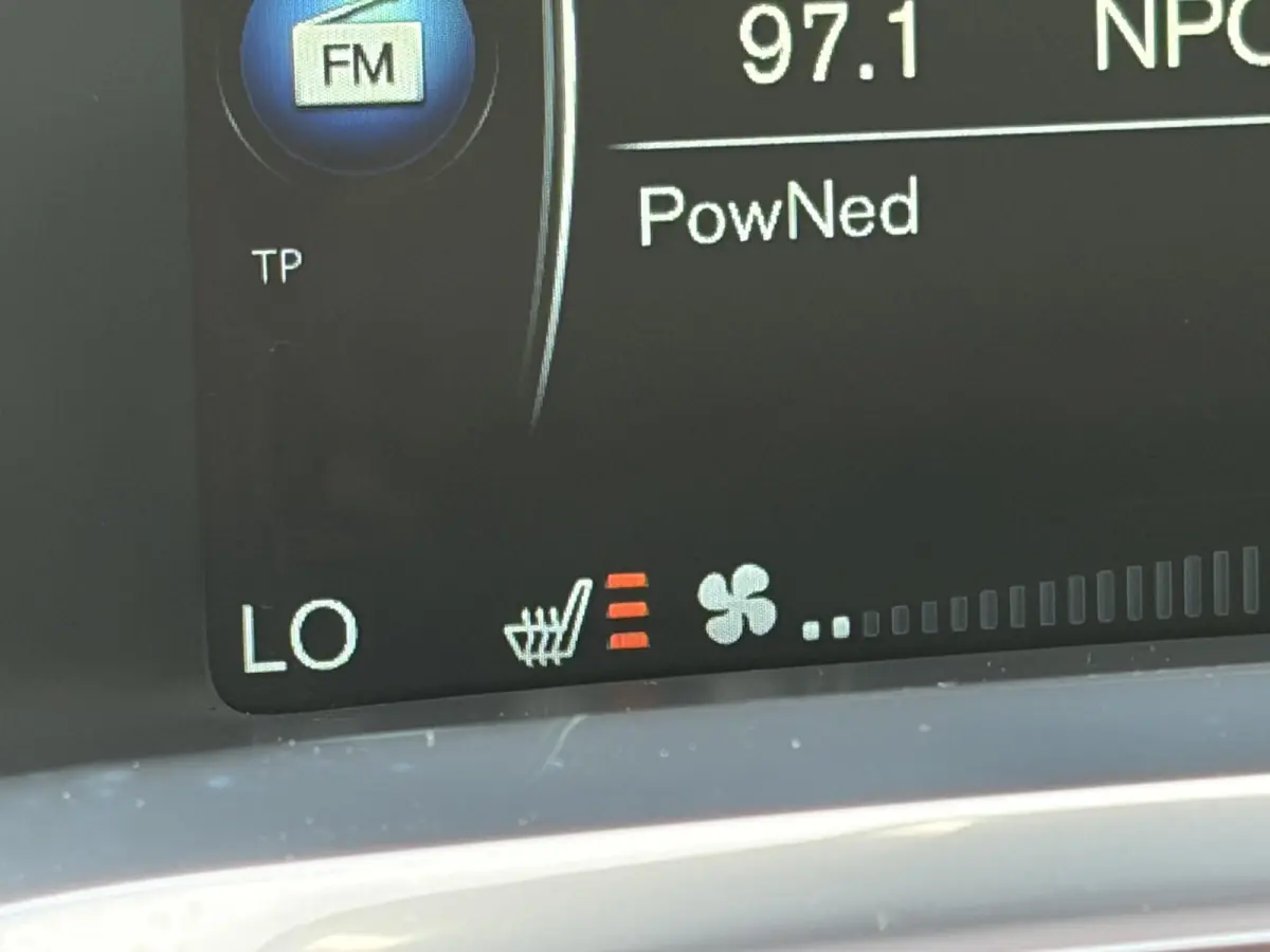 2.0 T4 Nordic+ / Luxury / NL-Auto / Dealer-Onderhouden / Vol-Leder / Schuif-Kanteldak / Standkachel / Xenon / Elektr.-Stoelen met Geheugen / Radio-Bluetooth / Navi / Camera / Stoelverwarming