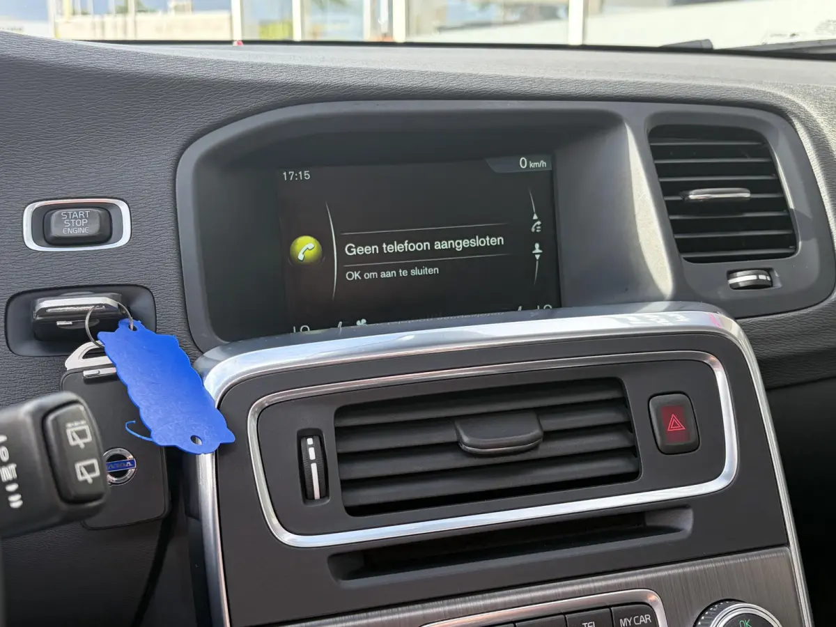 2.0 T4 Nordic+ / Luxury / NL-Auto / Dealer-Onderhouden / Vol-Leder / Schuif-Kanteldak / Standkachel / Xenon / Elektr.-Stoelen met Geheugen / Radio-Bluetooth / Navi / Camera / Stoelverwarming
