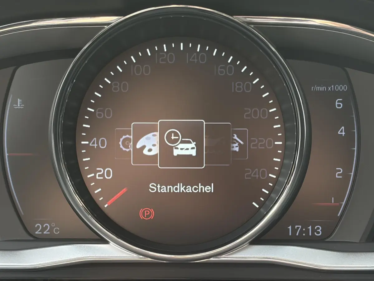 2.0 T4 Nordic+ / Luxury / NL-Auto / Dealer-Onderhouden / Vol-Leder / Schuif-Kanteldak / Standkachel / Xenon / Elektr.-Stoelen met Geheugen / Radio-Bluetooth / Navi / Camera / Stoelverwarming