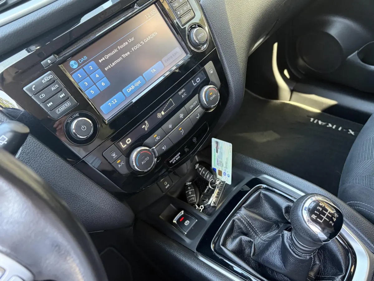 1.6 DIG-T N-Connecta / NL-Auto / 87.000 KM / Open-Panodak / Afneembare-Trekhaak / Cruise-Control / Climate-Control / Elektr.-Achterklep / Keyless / DAB Radio-Bluetooth / Navi / Rondom-Camera