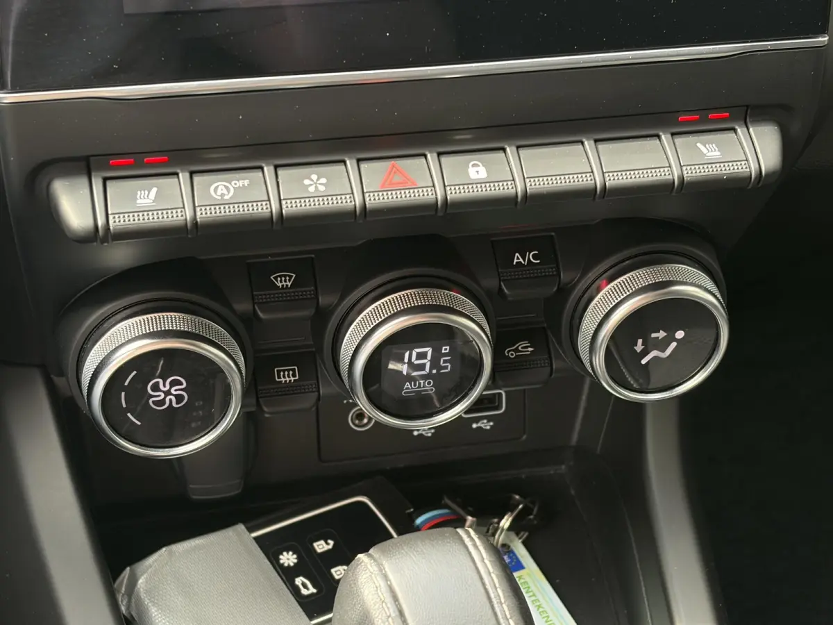 1.3 TCe 140 / Automaat / Adaptieve Cruise-Control / Stoel-/Stuurverwarming / Elektr.-Stoelen / Apple-Carplay & Android-Auto / Draadloze-Telefoonlader / Dodehoek-Detectie / Keyless / LED / Cl