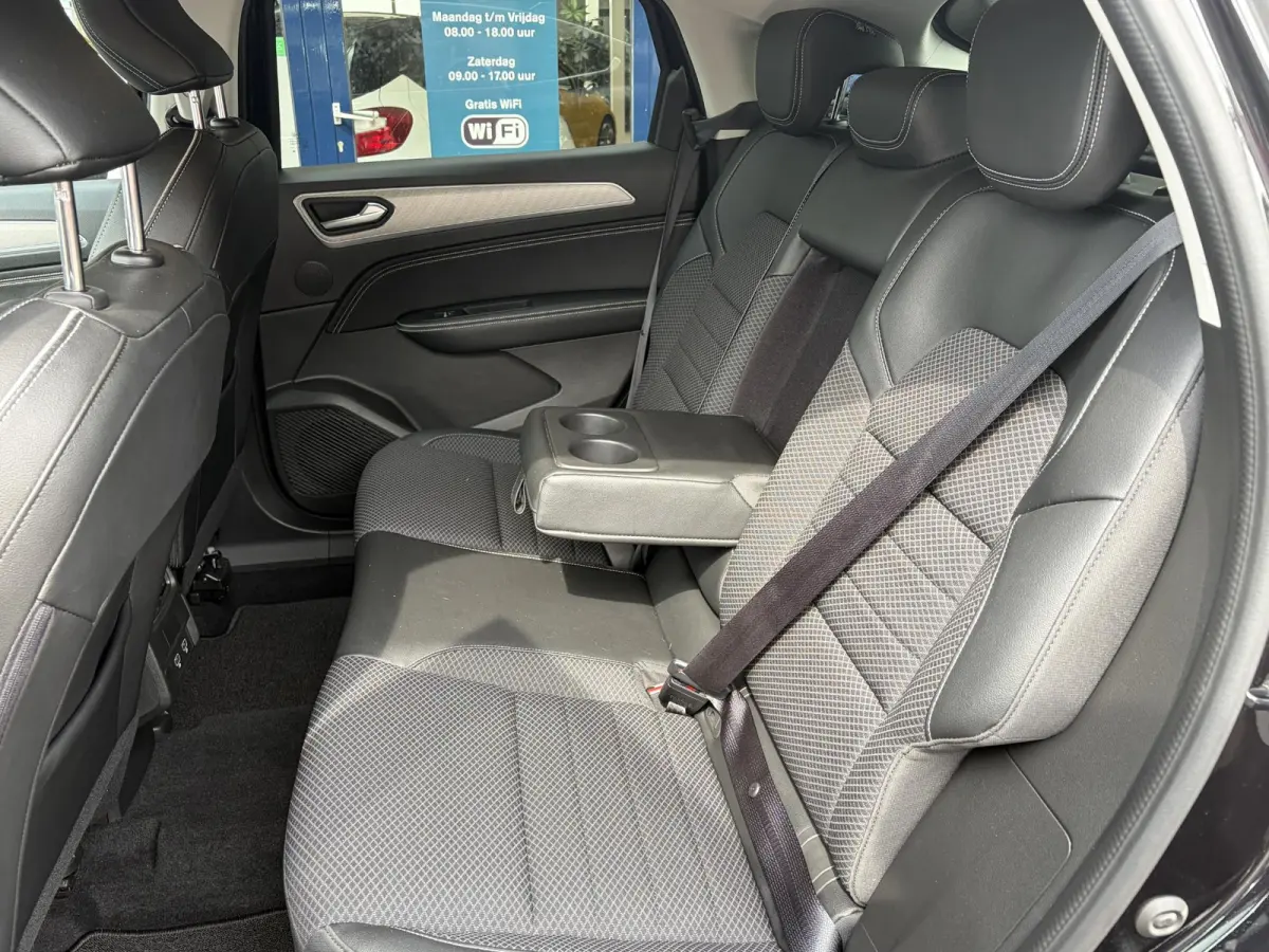 1.3 TCe 140 / Automaat / Adaptieve Cruise-Control / Stoel-/Stuurverwarming / Elektr.-Stoelen / Apple-Carplay & Android-Auto / Draadloze-Telefoonlader / Dodehoek-Detectie / Keyless / LED / Cl