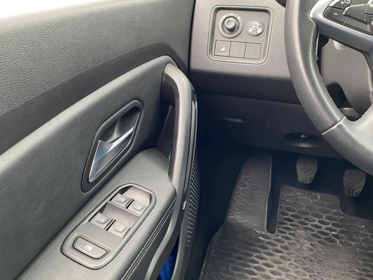 1.0 TCe Bi-Fuel Prestige / Apple-Carplay & Android-Auto / DAB / Navi / Camera / Airco / Cruise-Control / Getint Glas / ELKTR-Pakket / PDC Achter / LMV 17'' / Dakdragers / ENZ.