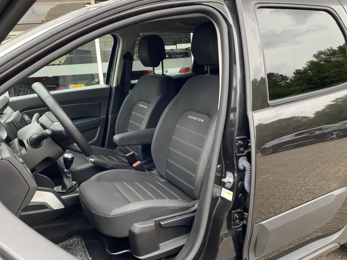 1.0 TCe Bi-Fuel Prestige / Apple-Carplay & Android-Auto / DAB / Navi / Camera / Airco / Cruise-Control / Getint Glas / ELKTR-Pakket / PDC Achter / LMV 17'' / Dakdragers / ENZ.