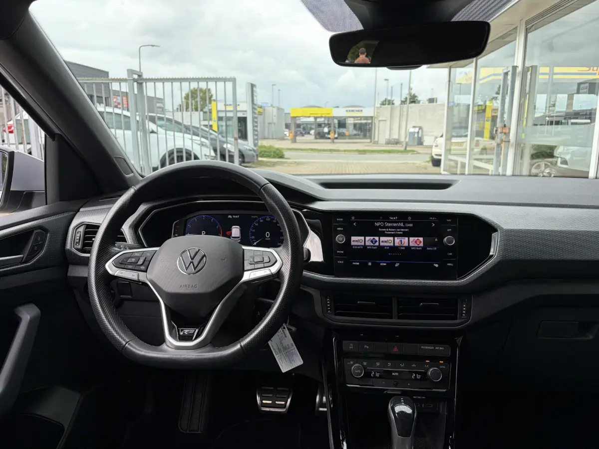 1.0 TSI Style Business R / R-Line / 22.000 KM! / Automaat / Adaptieve Cruise-Control / Digital-Cockpit / Apple-Carplay & Android-Auto / LED / DAB Radio-Bluetooth / Climate-Control / Camera /