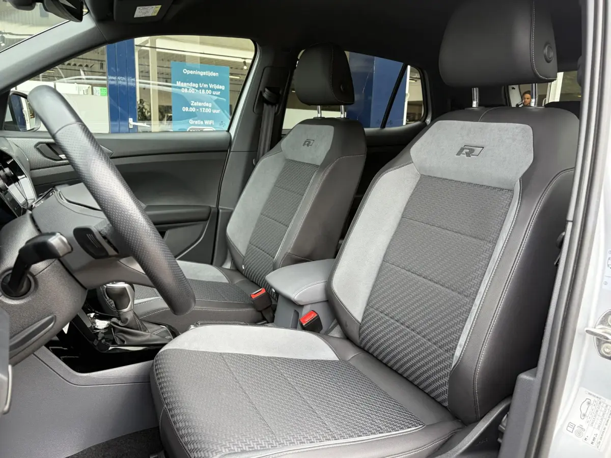 1.0 TSI Style Business R / R-Line / 22.000 KM! / Automaat / Adaptieve Cruise-Control / Digital-Cockpit / Apple-Carplay & Android-Auto / LED / DAB Radio-Bluetooth / Climate-Control / Camera /