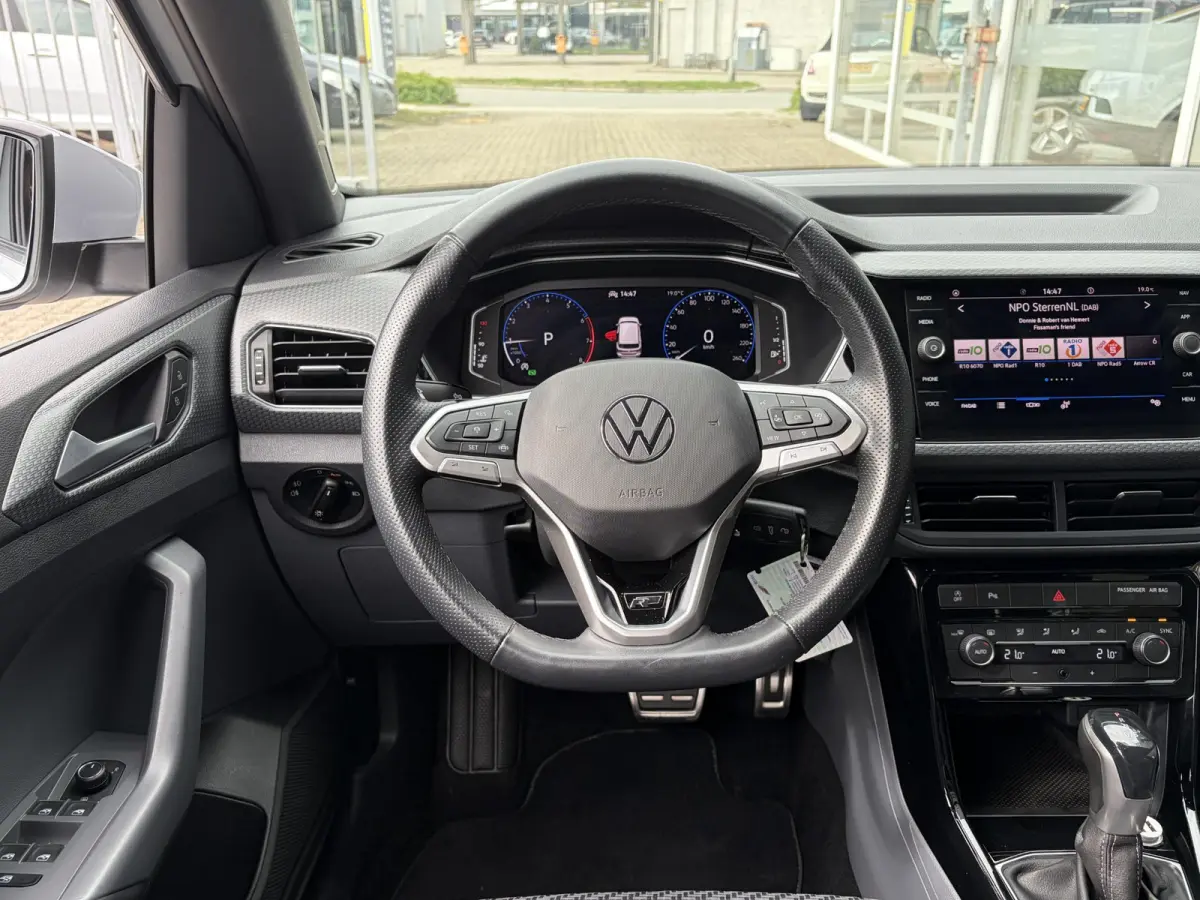1.0 TSI Style Business R / R-Line / 22.000 KM! / Automaat / Adaptieve Cruise-Control / Digital-Cockpit / Apple-Carplay & Android-Auto / LED / DAB Radio-Bluetooth / Climate-Control / Camera /