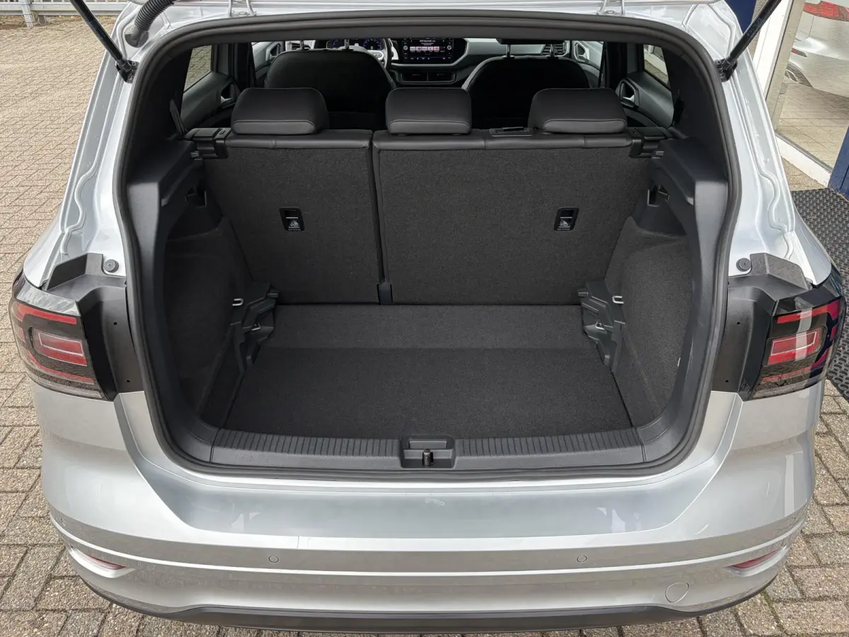 1.0 TSI Style Business R / R-Line / 22.000 KM! / Automaat / Adaptieve Cruise-Control / Digital-Cockpit / Apple-Carplay & Android-Auto / LED / DAB Radio-Bluetooth / Climate-Control / Camera /