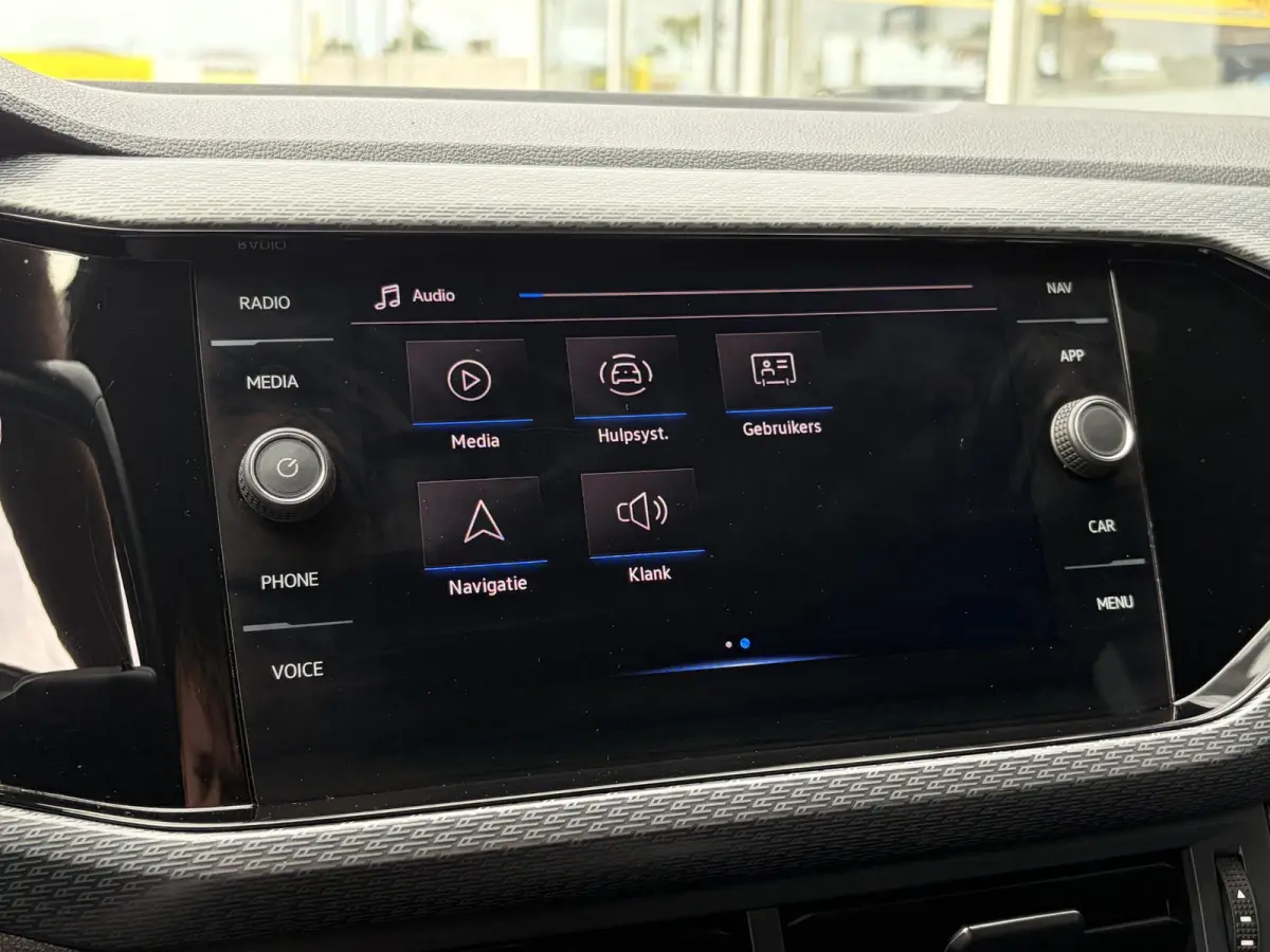 1.0 TSI Style Business R / R-Line / 22.000 KM! / Automaat / Adaptieve Cruise-Control / Digital-Cockpit / Apple-Carplay & Android-Auto / LED / DAB Radio-Bluetooth / Climate-Control / Camera /