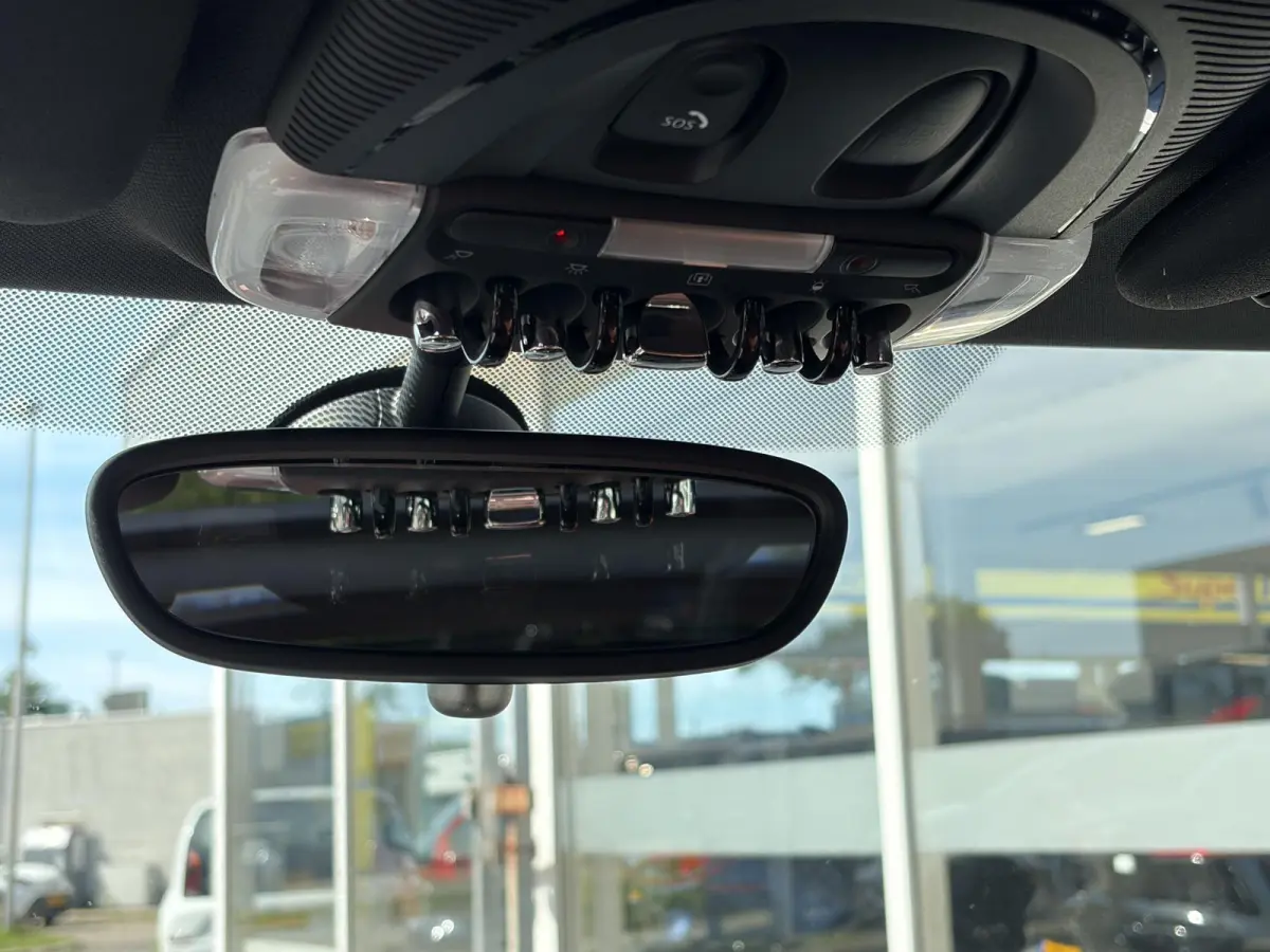 1.5 Cooper 60 Years Edition / Automaat / NL-Auto / Open-Panodak / Head-Up Display / Harman-Kardon Audio / Vol-Leder / Stoelverwarming / Cruise-Control / Apple-Carplay & Android-Auto / Draadl