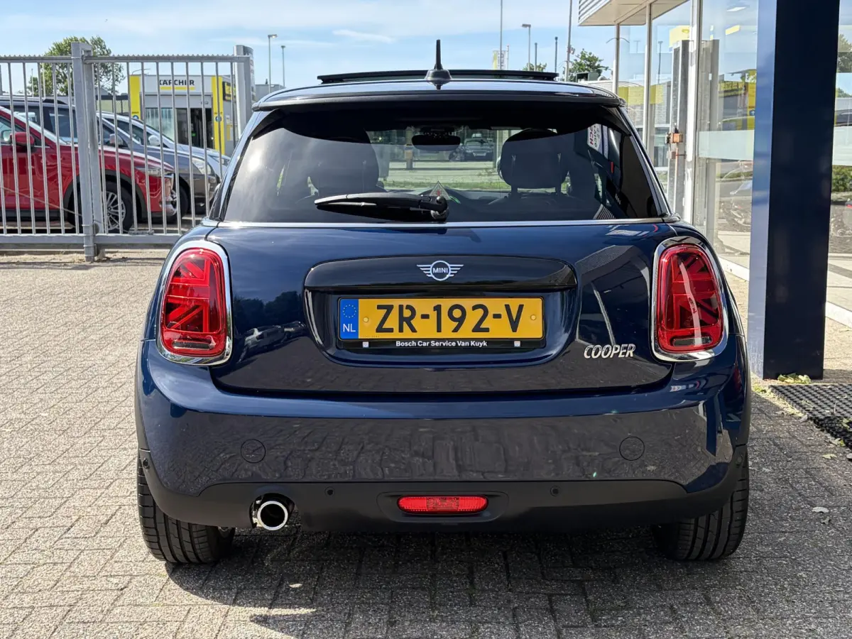 1.5 Cooper 60 Years Edition / Automaat / NL-Auto / Open-Panodak / Head-Up Display / Harman-Kardon Audio / Vol-Leder / Stoelverwarming / Cruise-Control / Apple-Carplay & Android-Auto / Draadl