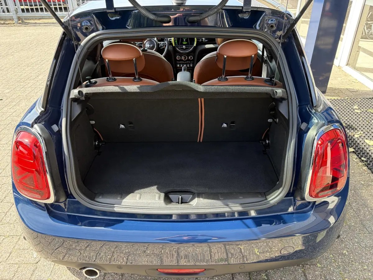 1.5 Cooper 60 Years Edition / Automaat / NL-Auto / Open-Panodak / Head-Up Display / Harman-Kardon Audio / Vol-Leder / Stoelverwarming / Cruise-Control / Apple-Carplay & Android-Auto / Draadl