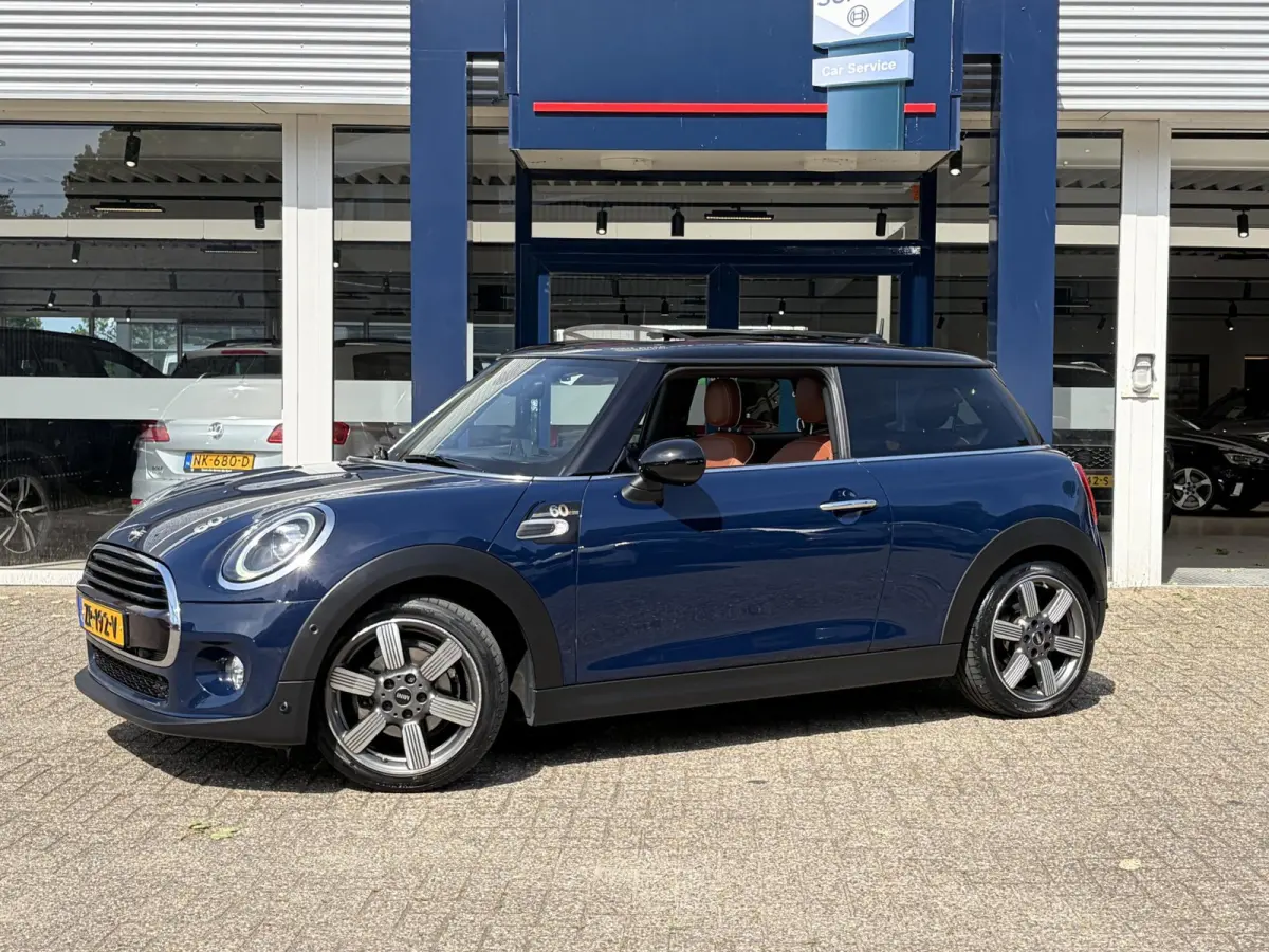 1.5 Cooper 60 Years Edition / Automaat / NL-Auto / Open-Panodak / Head-Up Display / Harman-Kardon Audio / Vol-Leder / Stoelverwarming / Cruise-Control / Apple-Carplay & Android-Auto / Draadl