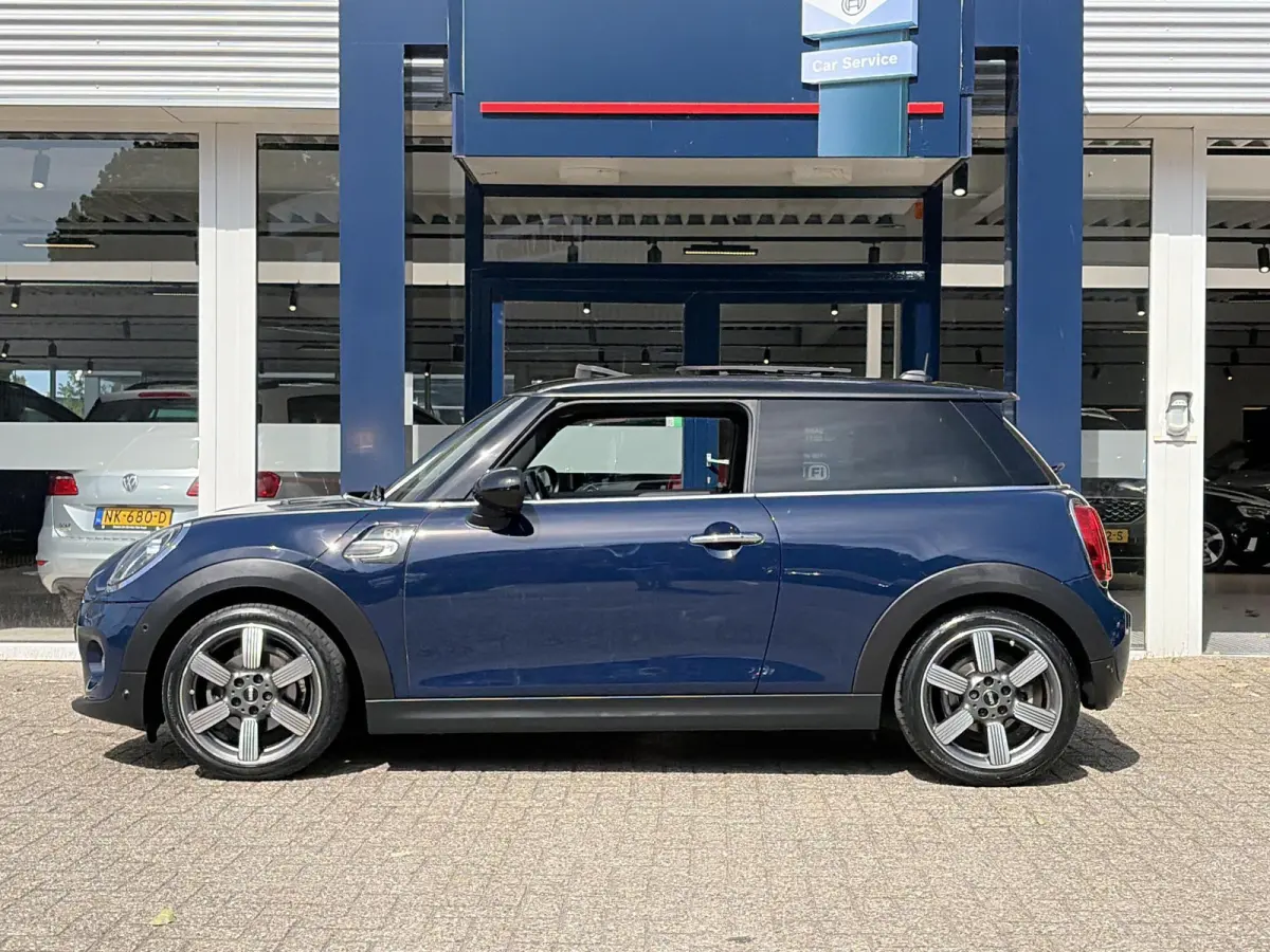1.5 Cooper 60 Years Edition / Automaat / NL-Auto / Open-Panodak / Head-Up Display / Harman-Kardon Audio / Vol-Leder / Stoelverwarming / Cruise-Control / Apple-Carplay & Android-Auto / Draadl