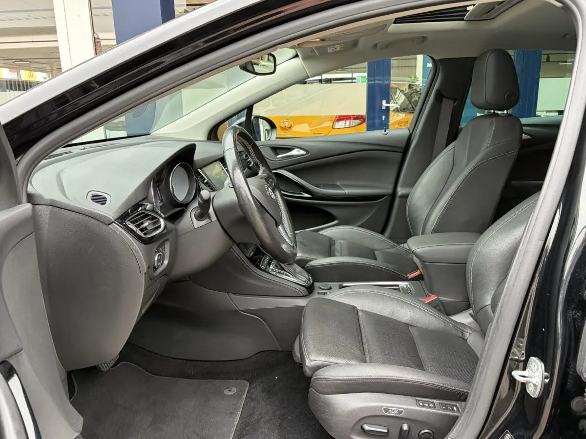 1.6 Turbo Business Executive / Automaat / 200 PK / NL-Auto / Schuif-Kanteldak / Vol-Leder / Elektr.-Stoelen met Geheugen en Massagefunctie / Stuur & Stoelverwarming / Stoelverkoeling / Adapt