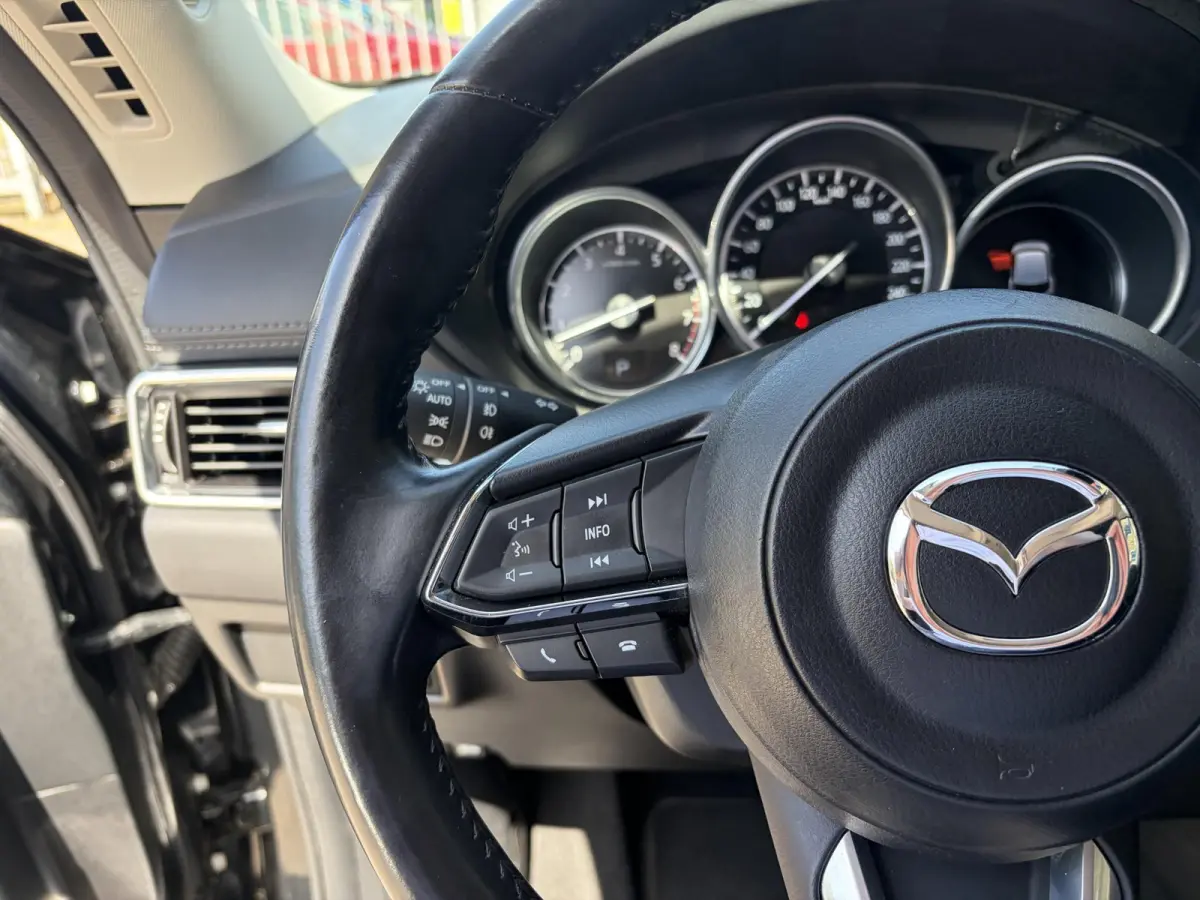 2.0 SkyActiv-G 165 Sport Selected / Automaat /  NL-Auto / 1e-Eigenaar / Head-Up Display / Stuur-/Stoelverwarming / Trekhaak / Cruise-Control / Rondom-Camerazicht / LED / Dodehoek-Detectie / 