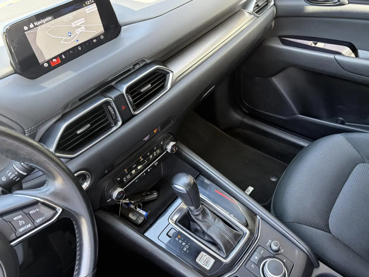 2.0 SkyActiv-G 165 Sport Selected / Automaat /  NL-Auto / 1e-Eigenaar / Head-Up Display / Stuur-/Stoelverwarming / Trekhaak / Cruise-Control / Rondom-Camerazicht / LED / Dodehoek-Detectie / 