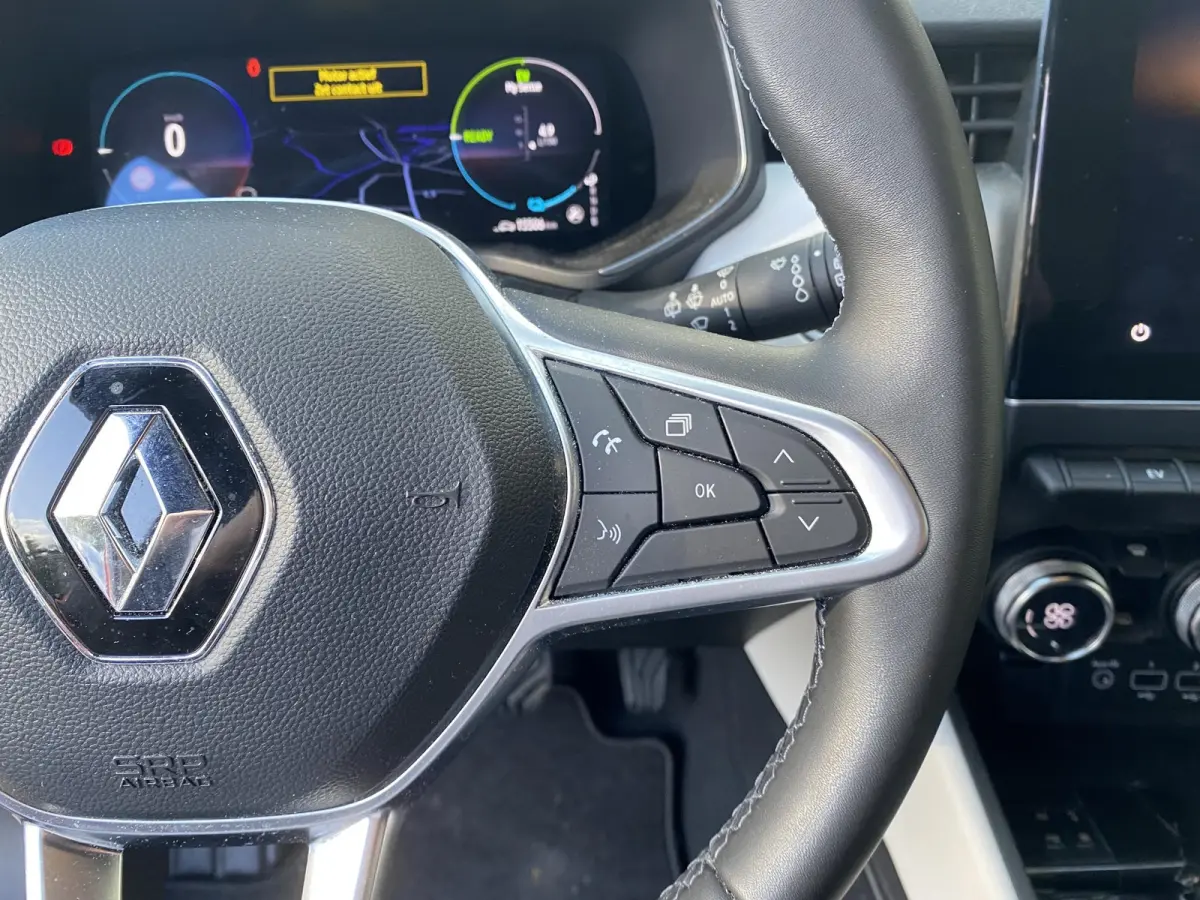 1.6 E-Tech Hybrid 145 Techno / Automaat / NL-Auto / 15.000 Km / Dealer-Onderhouden / Cruise-Control / Climate-Control / LED / Keyless / Apple-Carplay & Android-Auto / Sfeerverlichting / DAB 