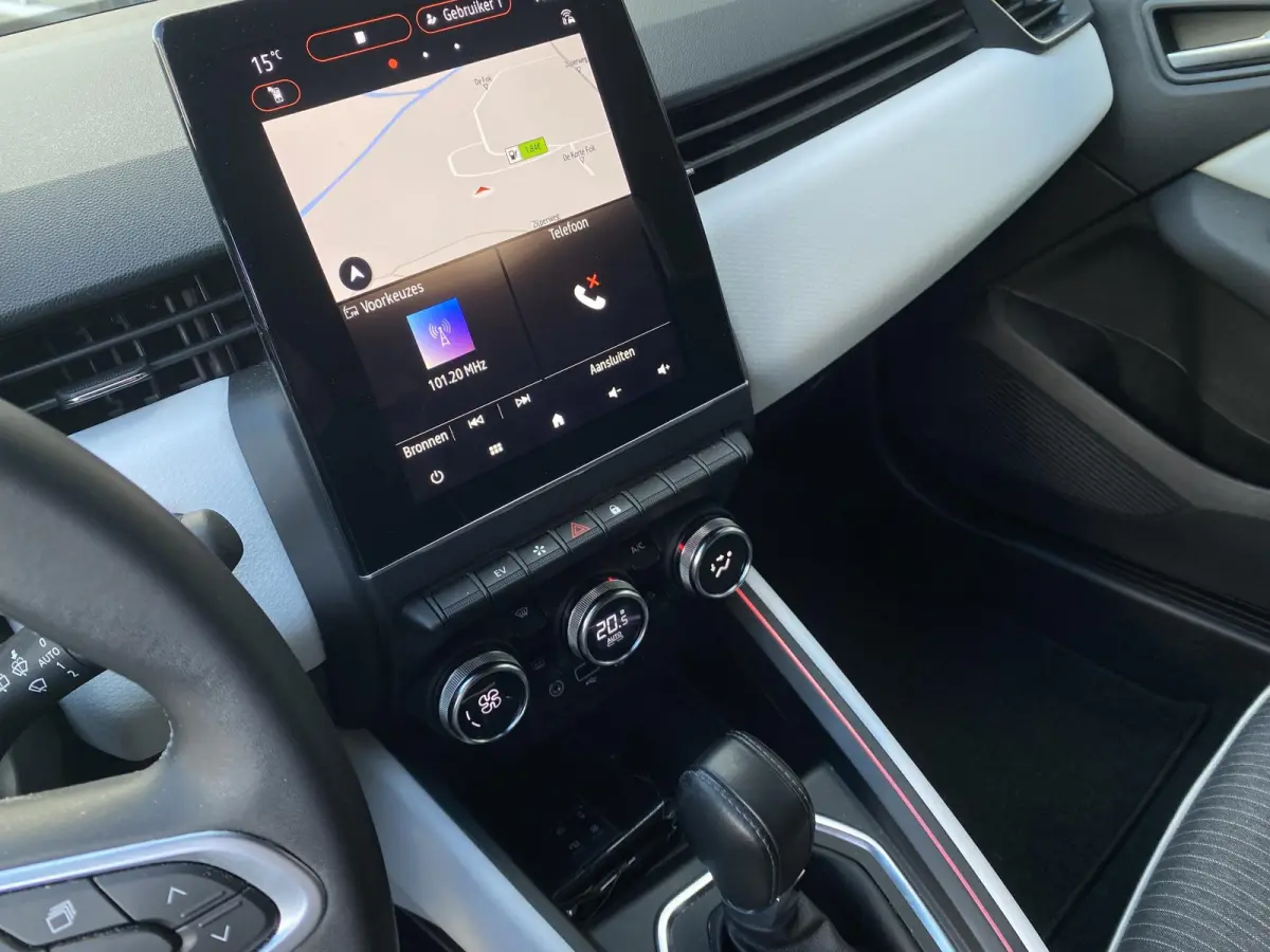 1.6 E-Tech Hybrid 145 Techno / Automaat / NL-Auto / 15.000 Km / Dealer-Onderhouden / Cruise-Control / Climate-Control / LED / Keyless / Apple-Carplay & Android-Auto / Sfeerverlichting / DAB 