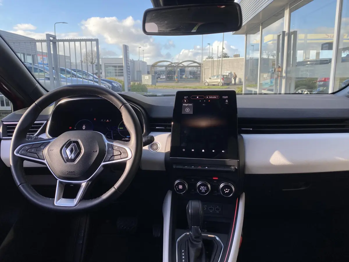 1.6 E-Tech Hybrid 145 Techno / Automaat / NL-Auto / 15.000 Km / Dealer-Onderhouden / Cruise-Control / Climate-Control / LED / Keyless / Apple-Carplay & Android-Auto / Sfeerverlichting / DAB 